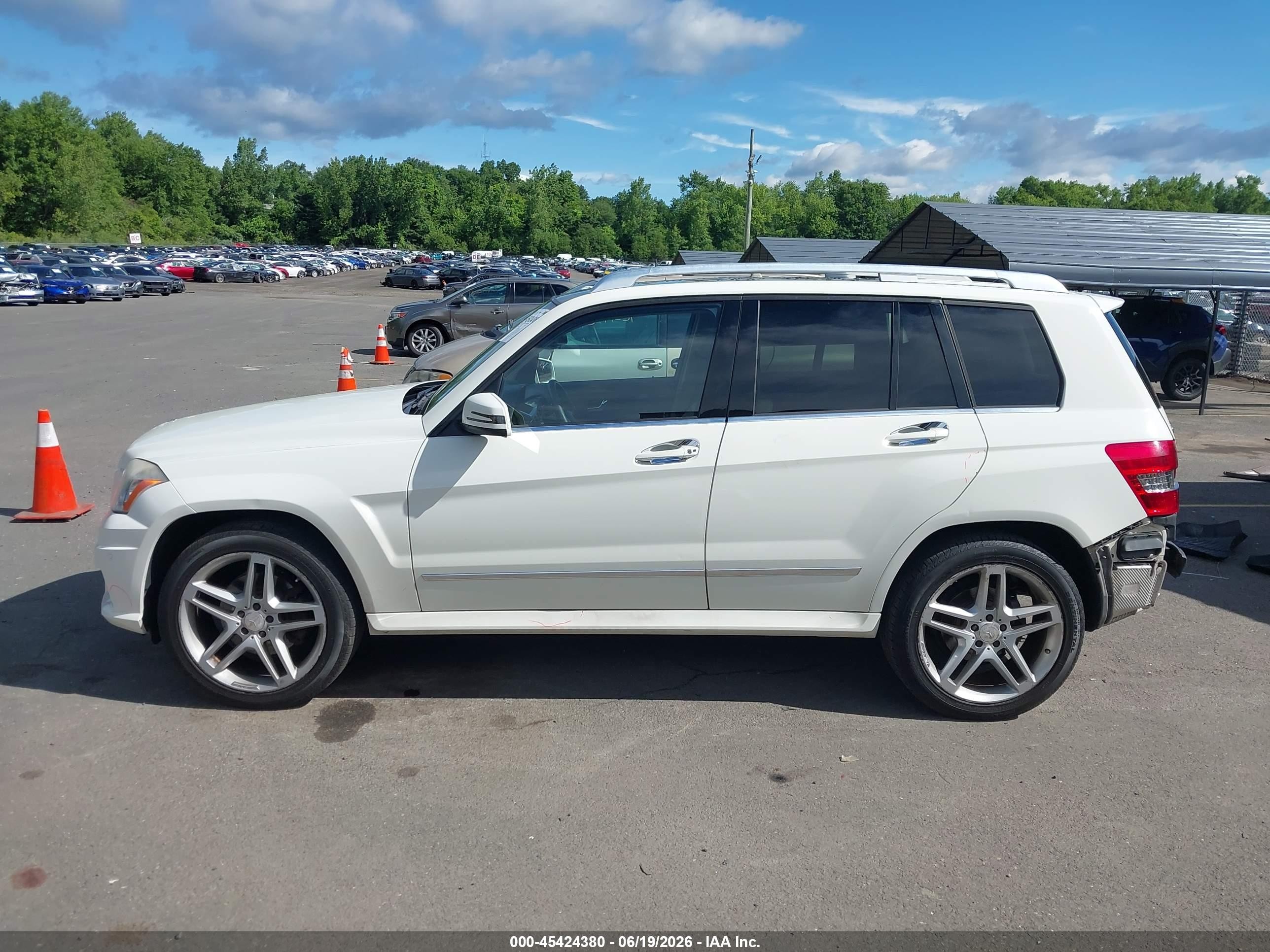 2011 Mercedes-benz Glk 350 4matic White vin: WDCGG8HBXBF569883