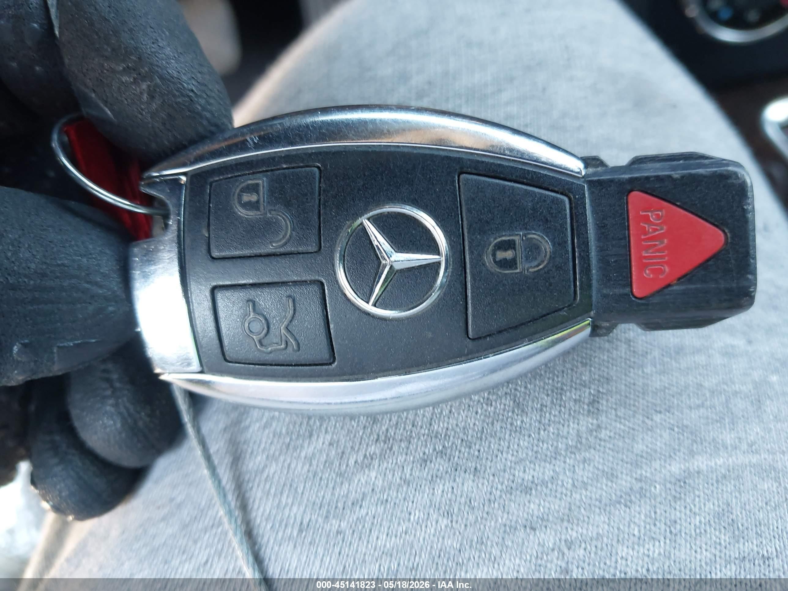 2013 Mercedes-benz Glk 350 4matic Серебряный vin: WDCGG8JB0DG103130