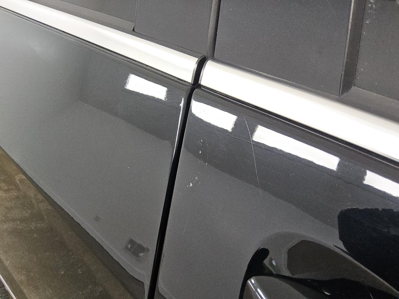 2015 Mercedes-benz Glk 350 4matic Black vin: WDCGG8JB0FG372246 Damage: Right Front Door, Heavy Scratch, 5 To 6 Inches