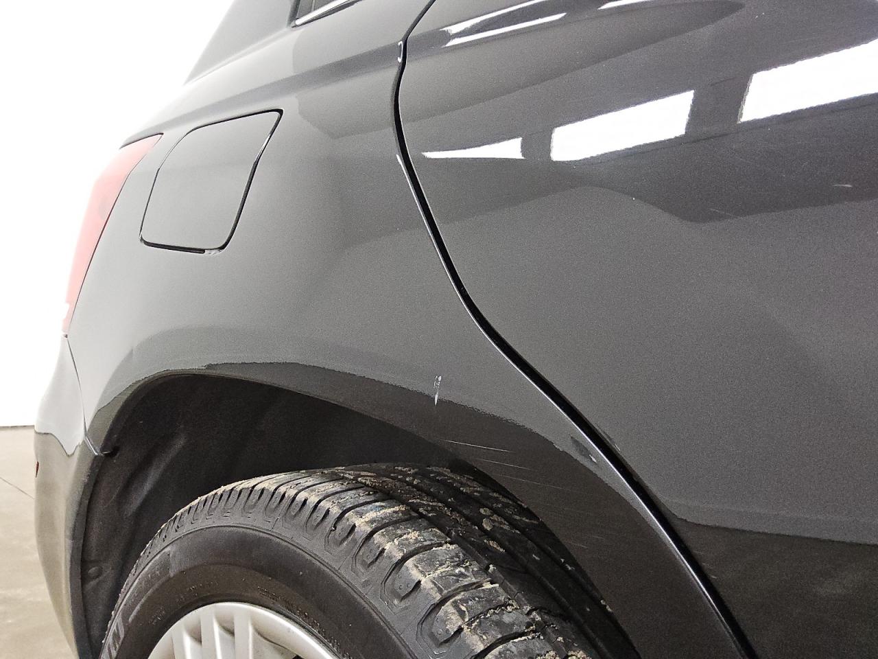 2015 Mercedes-benz Glk 350 4matic Black vin: WDCGG8JB0FG372246 Damage: Right Qtr Panel, Dent(S) W/ Paint Dmg, 1 To 2 Inches