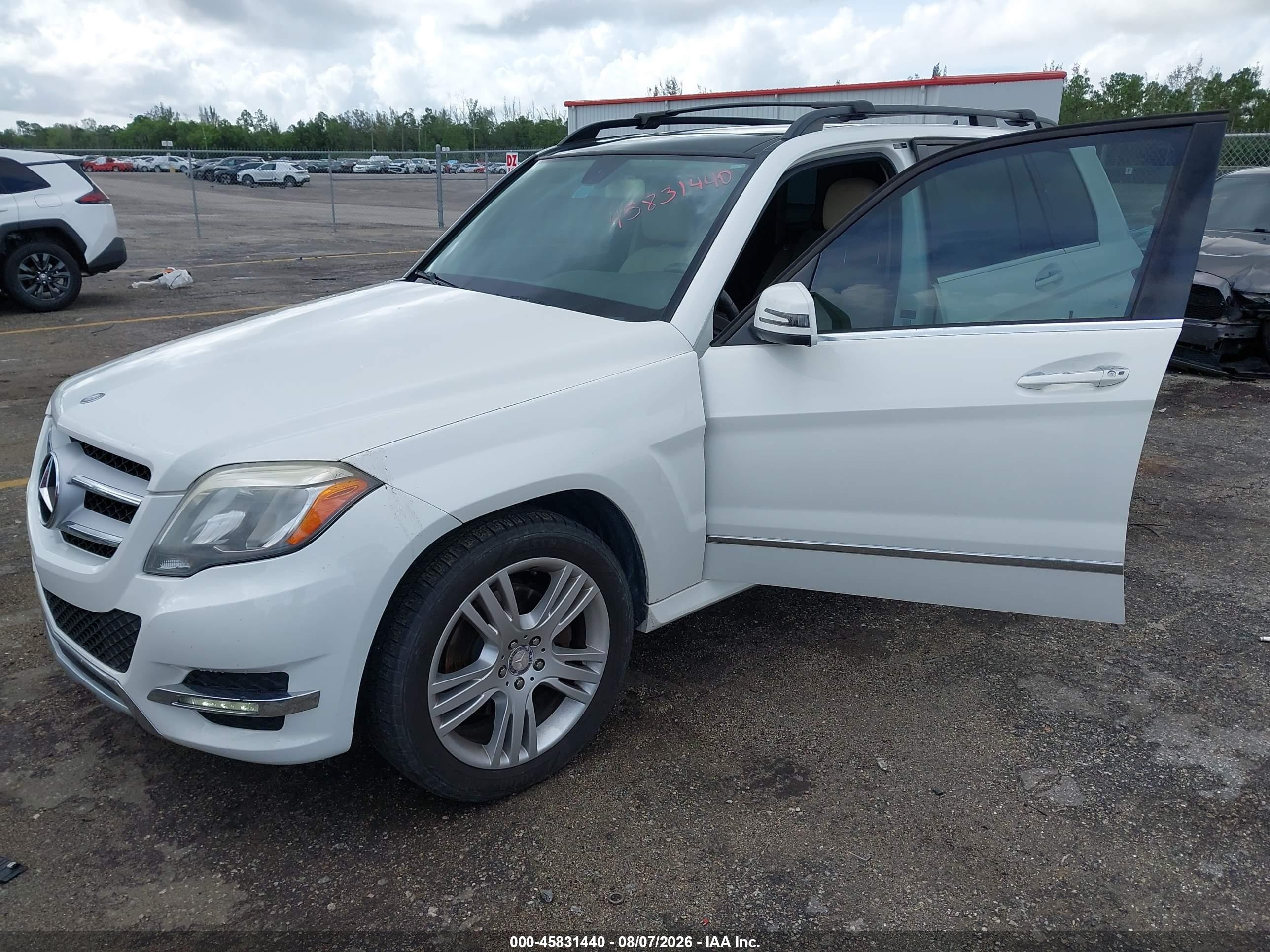 2015 Mercedes-benz Glk 350 4matic White vin: WDCGG8JB0FG374188