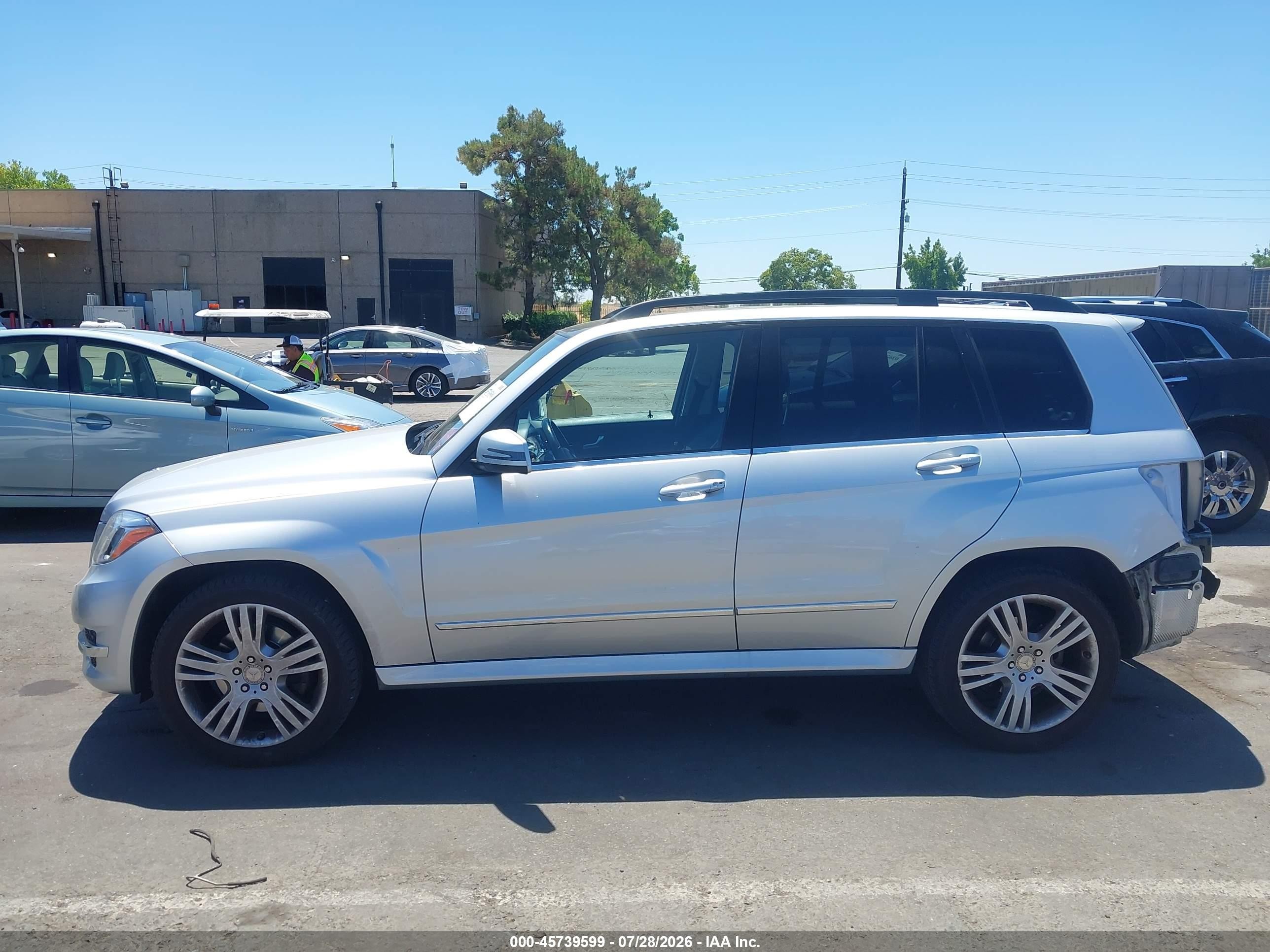 2015 Mercedes-benz Glk 350 4matic Silver vin: WDCGG8JB0FG427133