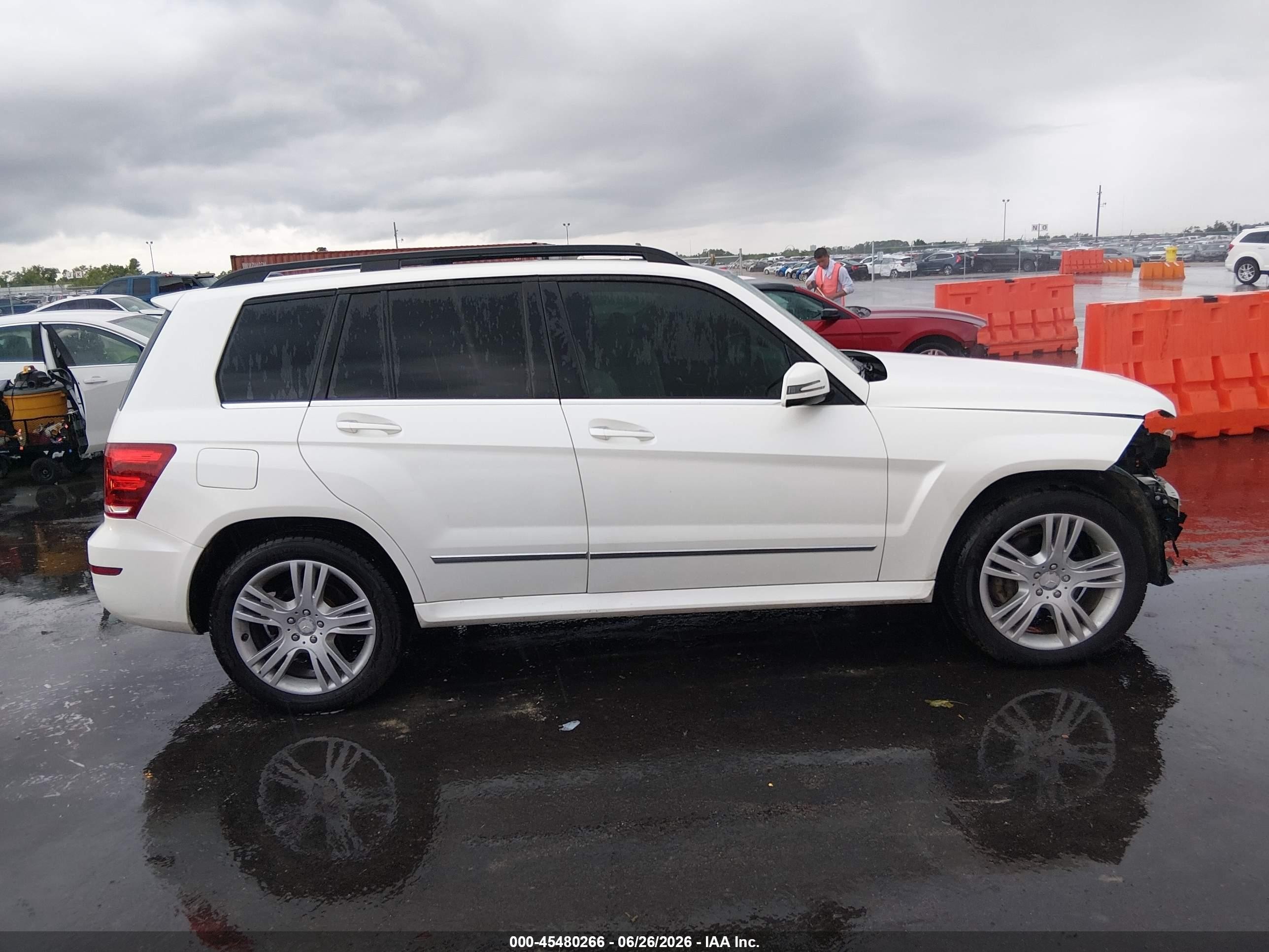 2014 Mercedes-benz Glk 350 4matic White vin: WDCGG8JB1EG211158