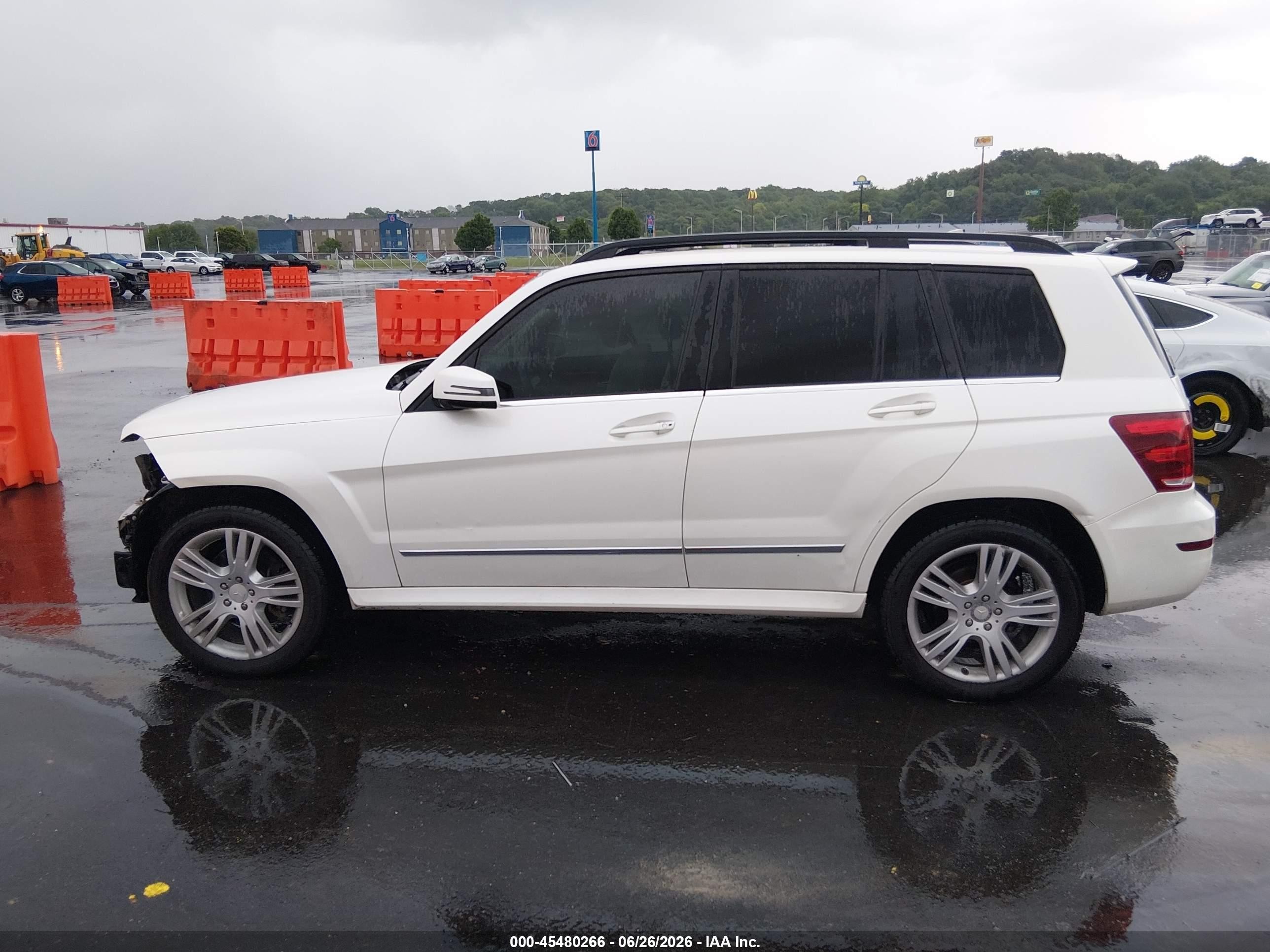2014 Mercedes-benz Glk 350 4matic White vin: WDCGG8JB1EG211158