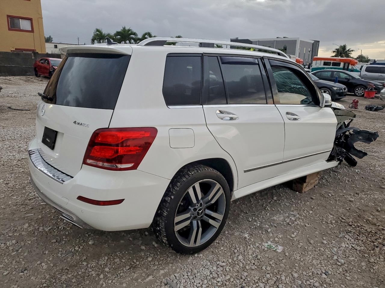 2013 Mercedes-benz Glk 350 4matic White vin: WDCGG8JB2DG061964