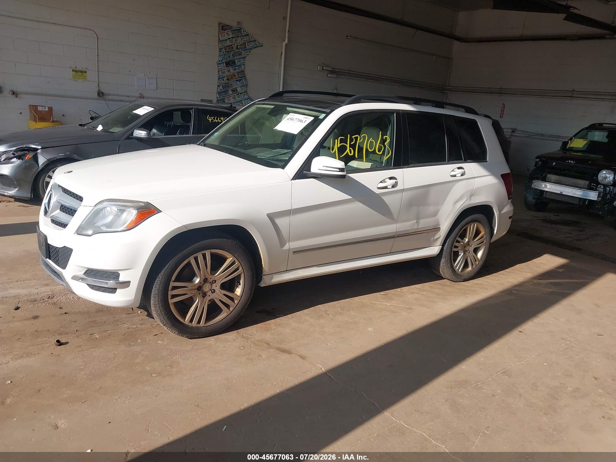 2013 Mercedes-benz Glk 350 4matic White vin: WDCGG8JB2DG075945