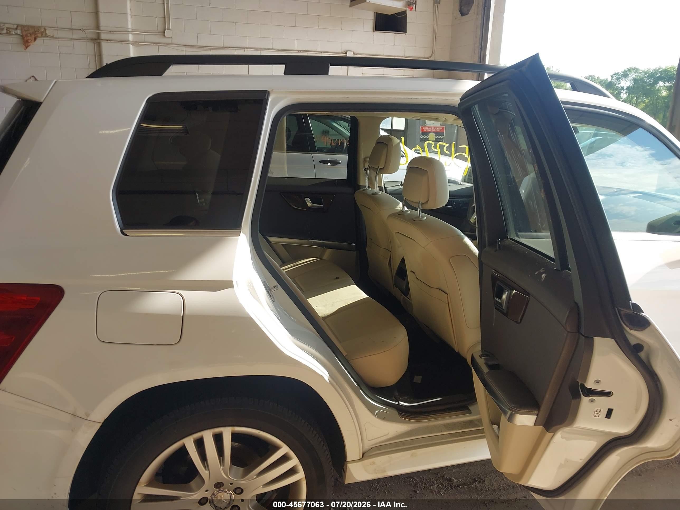 2013 Mercedes-benz Glk 350 4matic White vin: WDCGG8JB2DG075945