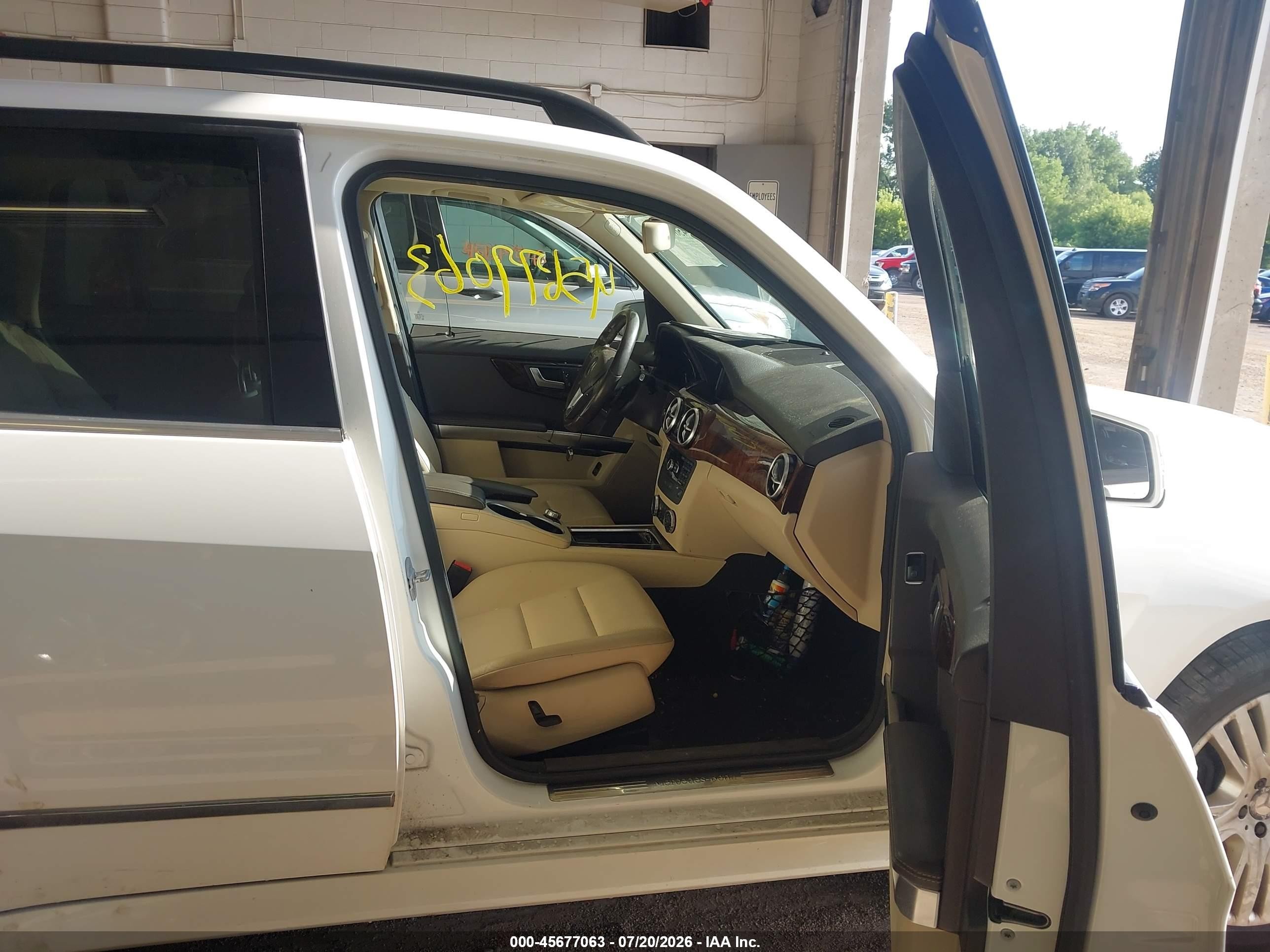 2013 Mercedes-benz Glk 350 4matic White vin: WDCGG8JB2DG075945