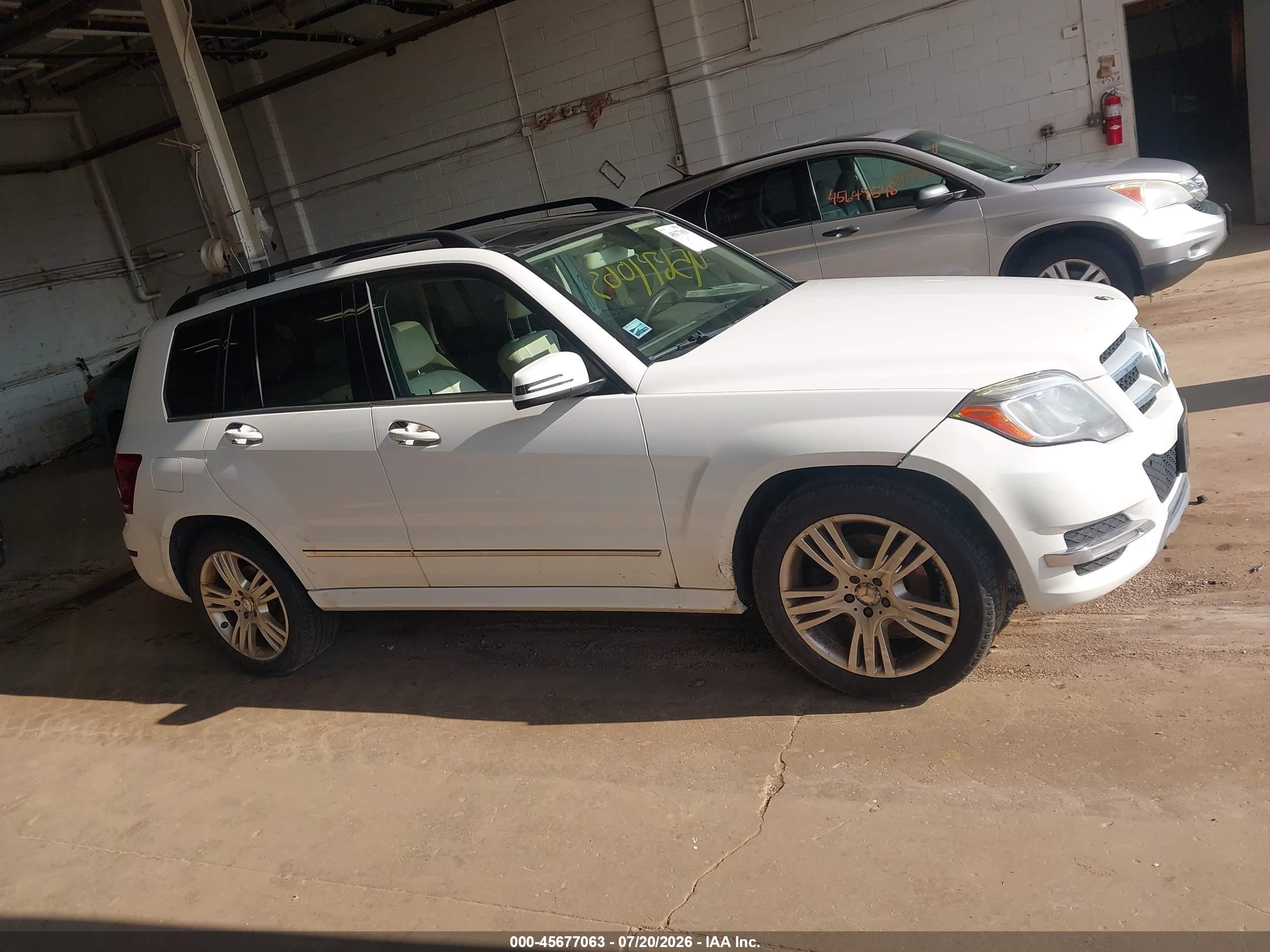 2013 Mercedes-benz Glk 350 4matic White vin: WDCGG8JB2DG075945