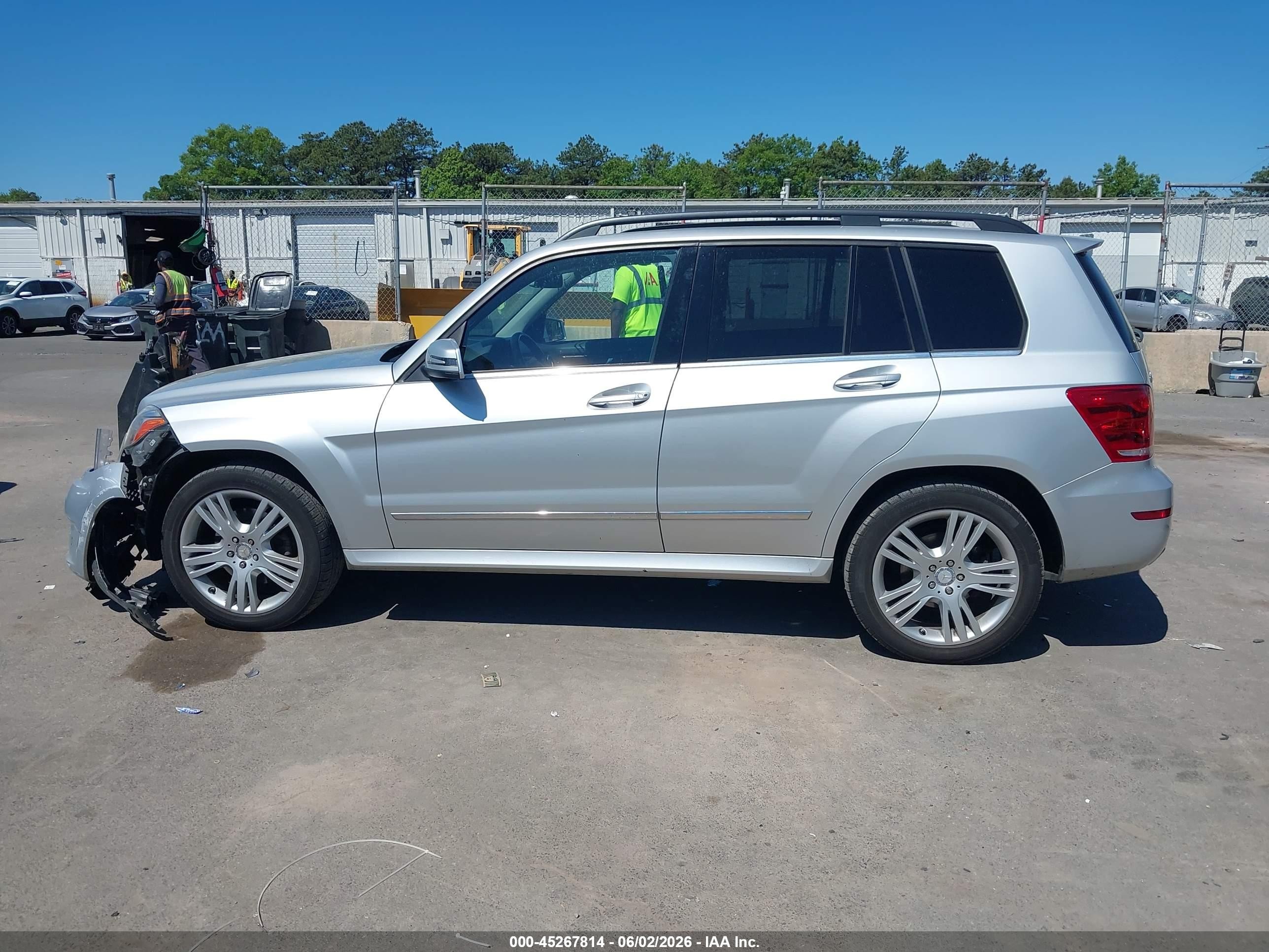 2014 Mercedes-benz Glk 350 4matic Silver vin: WDCGG8JB2EG228681
