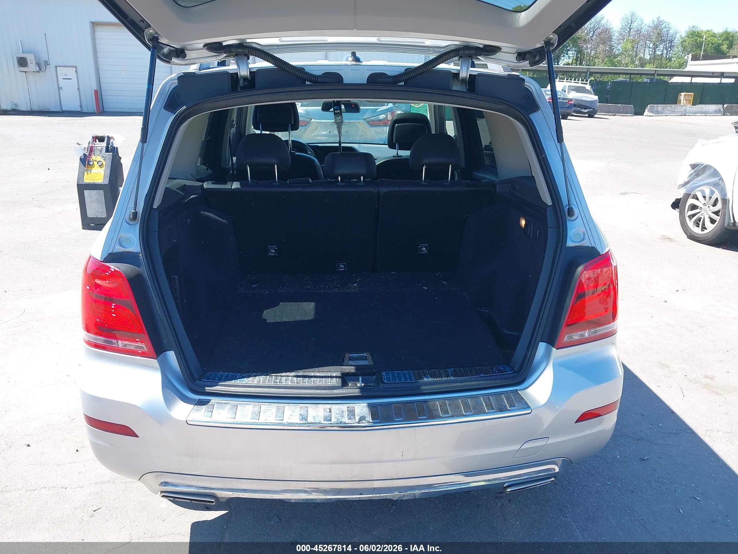 2014 Mercedes-benz Glk 350 4matic Silver vin: WDCGG8JB2EG228681
