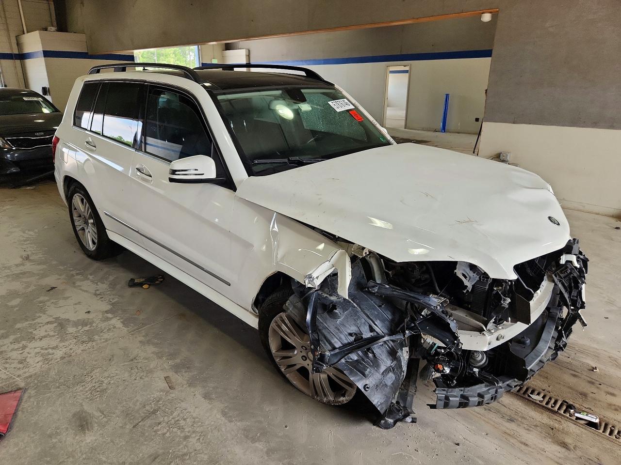 2014 Mercedes-benz Glk 350 4matic White vin: WDCGG8JB2EG310135