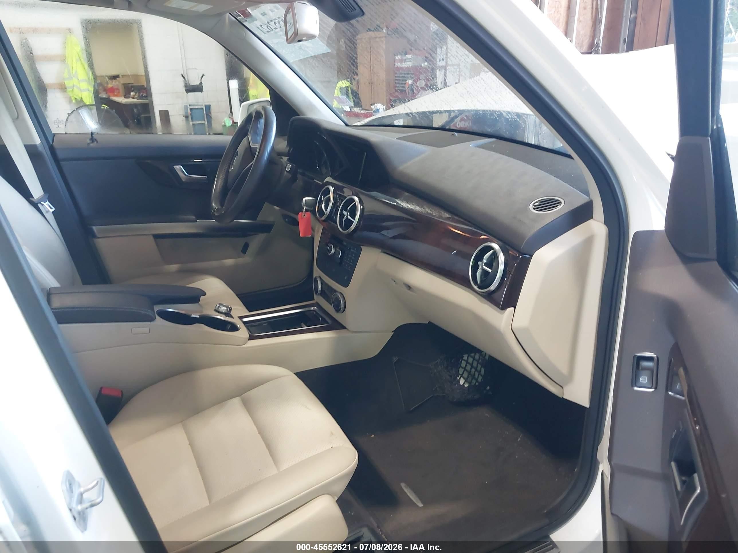 2014 Mercedes-benz Glk 350 4matic White vin: WDCGG8JB2EG318199