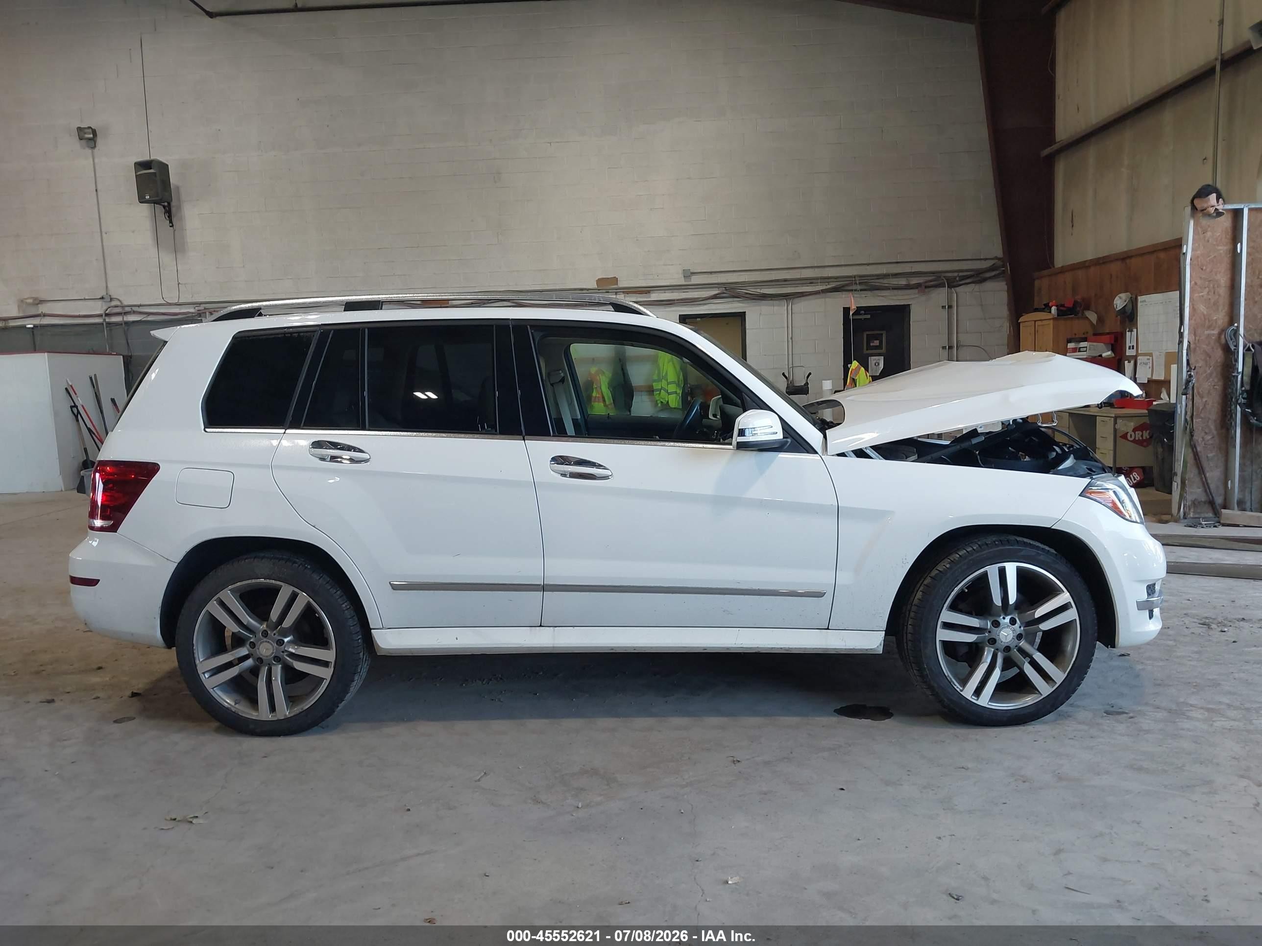 2014 Mercedes-benz Glk 350 4matic White vin: WDCGG8JB2EG318199