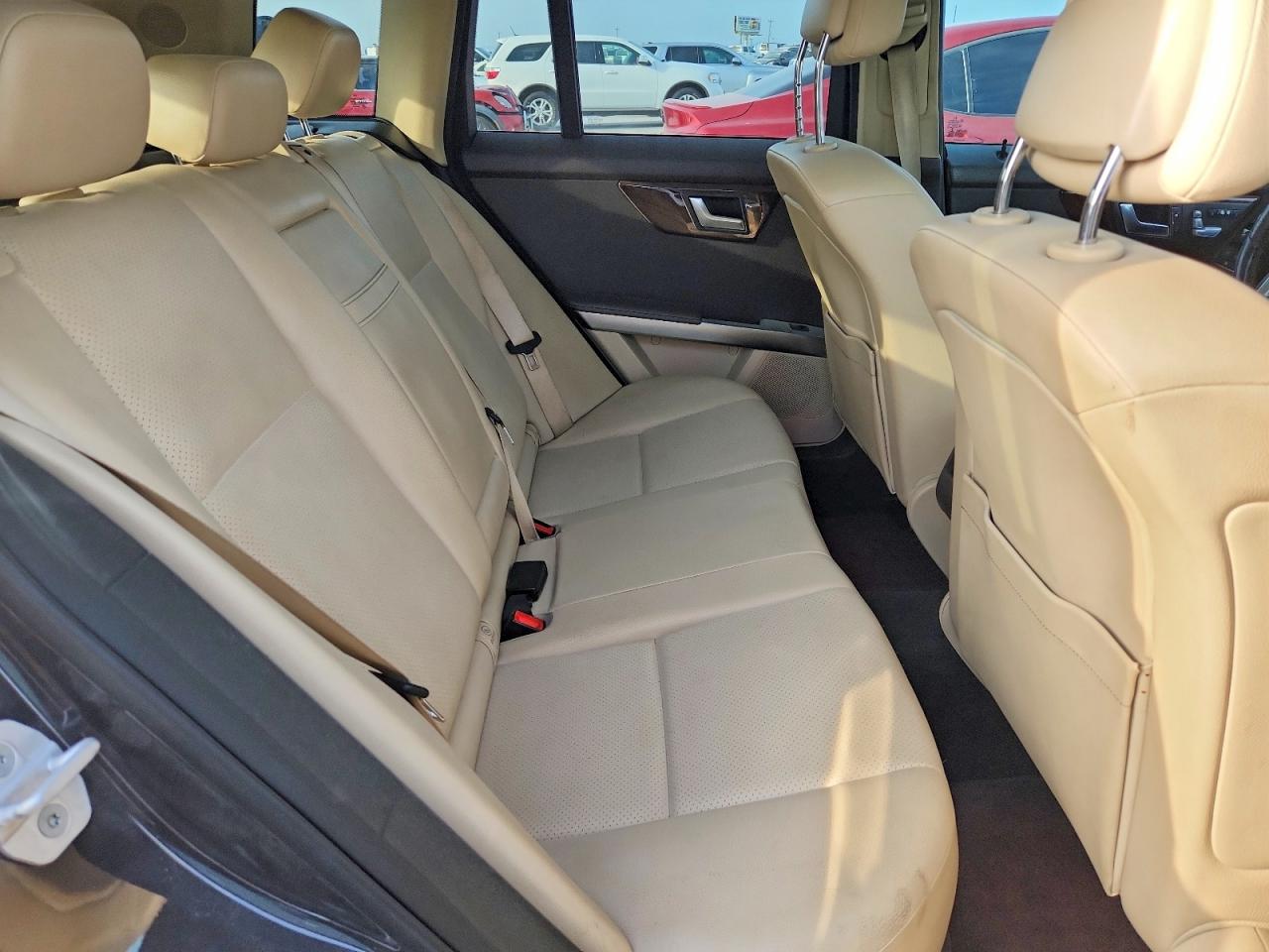 2015 Mercedes-benz Glk-class Black vin: WDCGG8JB3FG352153