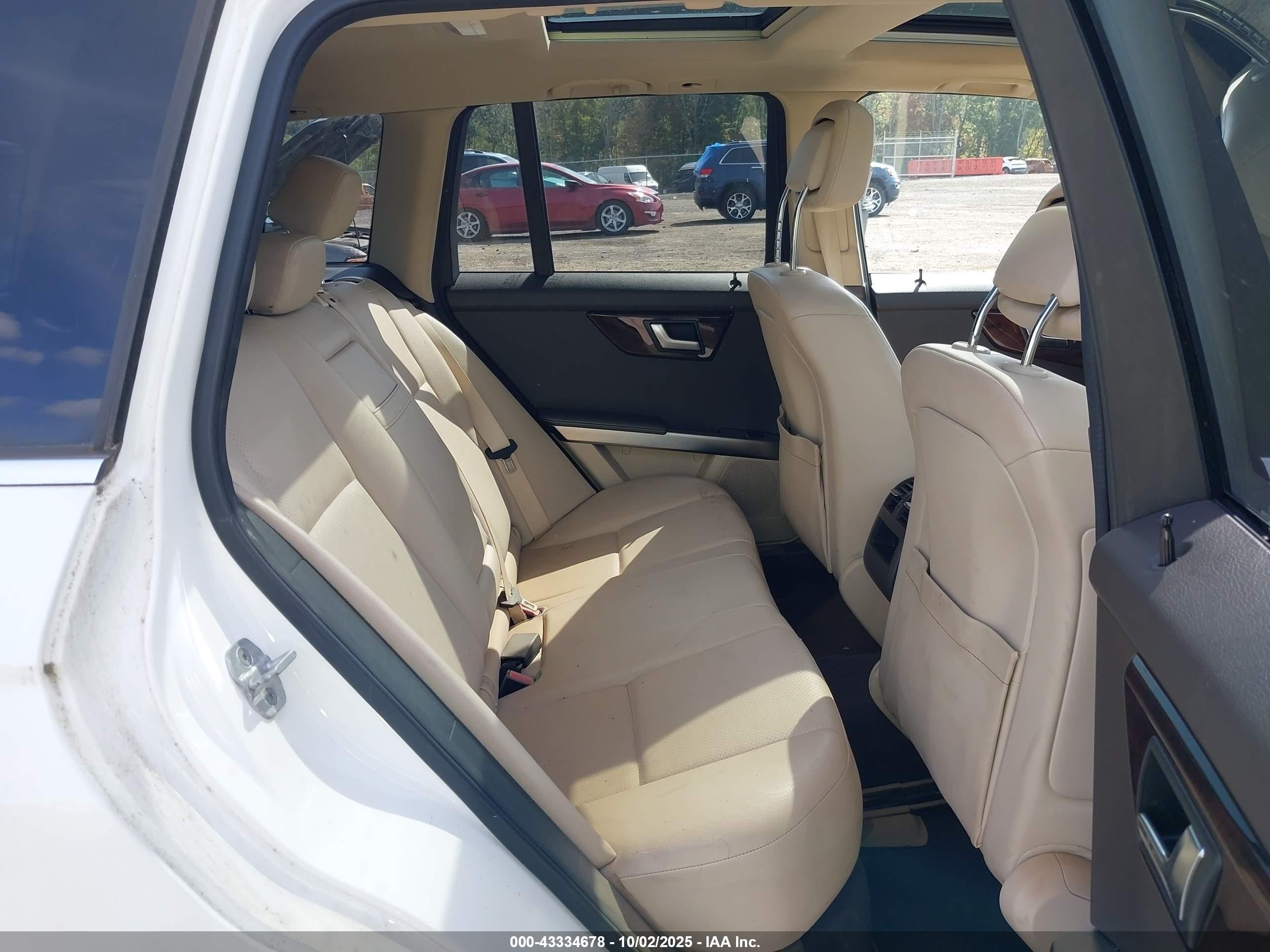 2015 Mercedes-benz Glk 350 4matic White vin: WDCGG8JB4FG342859