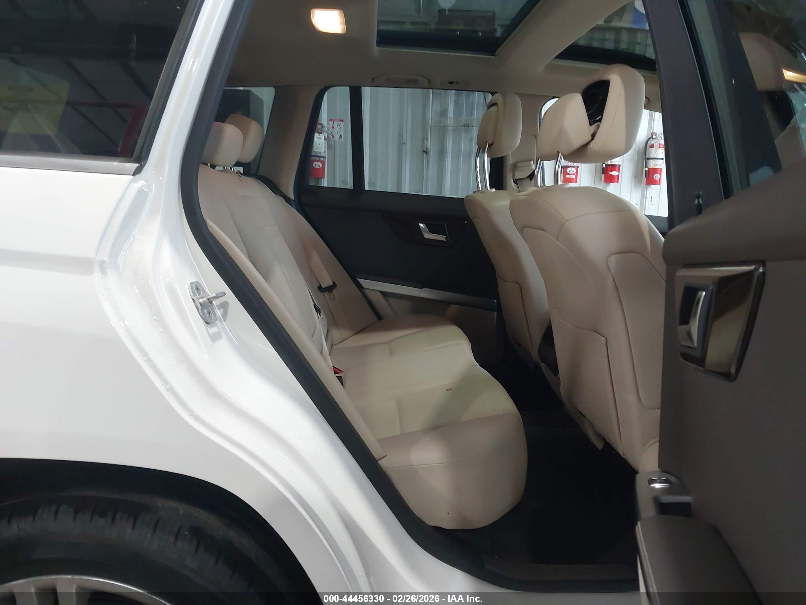 2015 Mercedes-benz Glk 350 4matic Белый vin: WDCGG8JB5FG430027