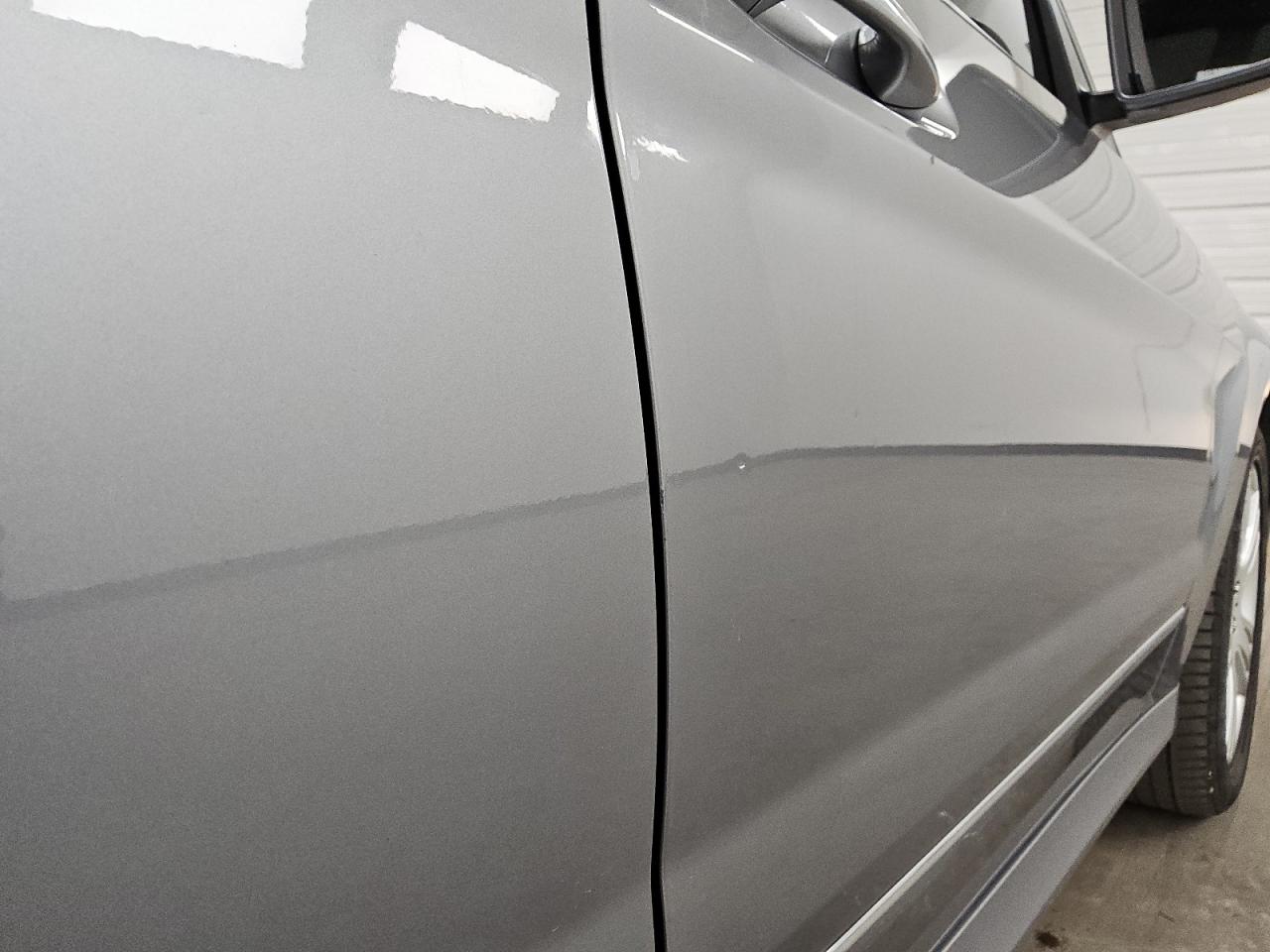 2014 Mercedes-benz Glk 350 4matic Silver vin: WDCGG8JB6EG276880 Damage: Right Front Door, Dent(S) W/No Paint Dmg, 1 To 2 Inches