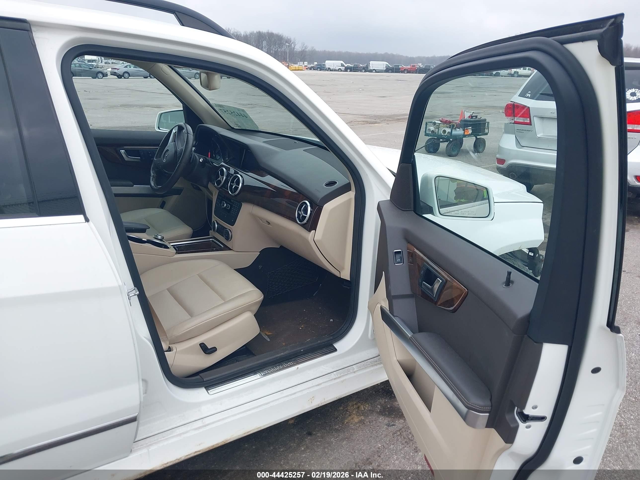 2015 Mercedes-benz Glk 350 4matic White vin: WDCGG8JB7FG378402