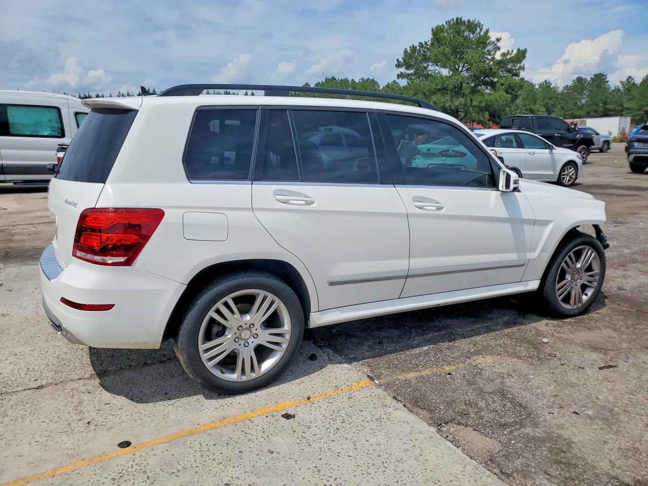 2013 Mercedes-benz Glk 350 4matic White vin: WDCGG8JB8DG087047