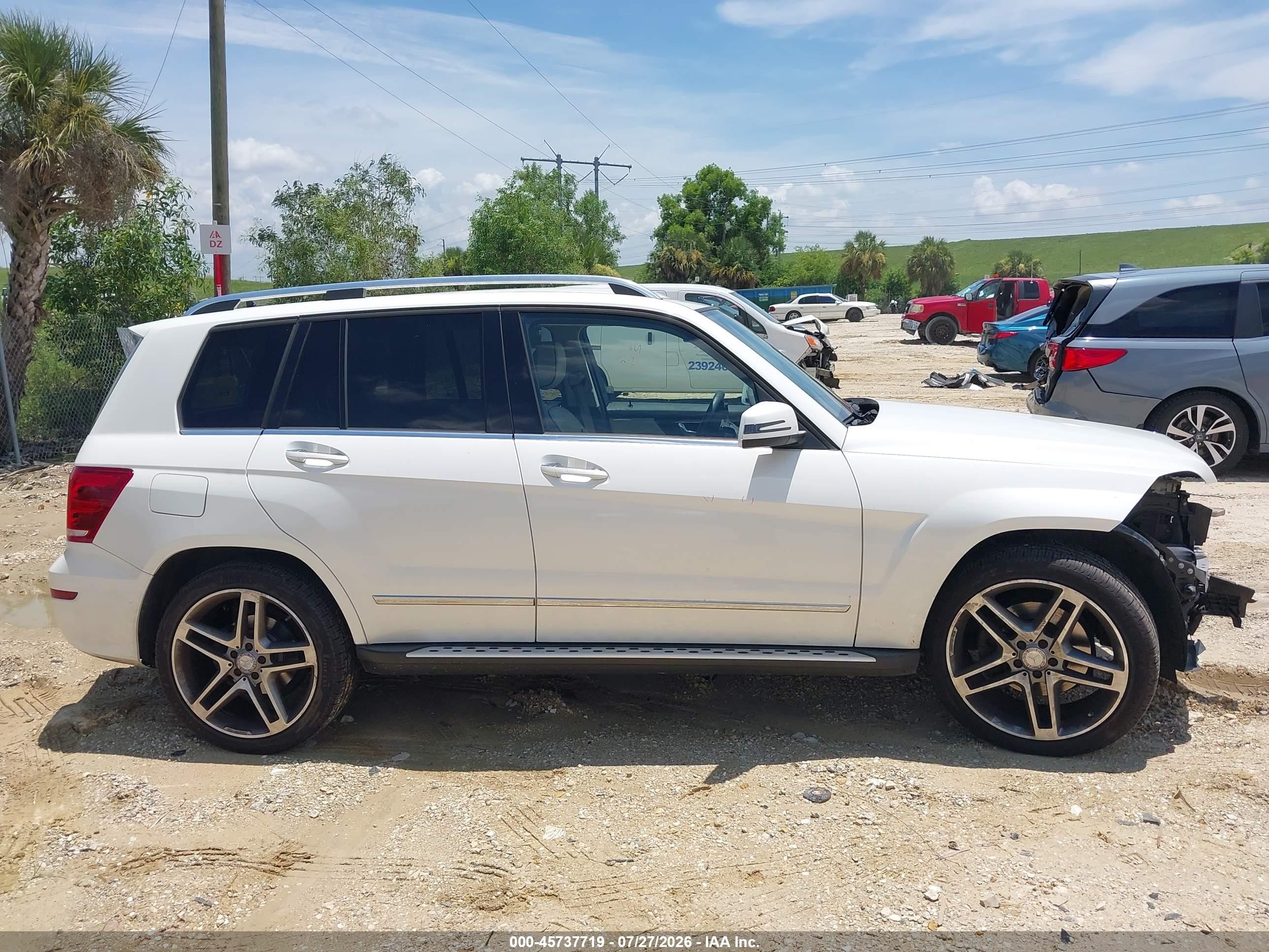 2013 Mercedes-benz Glk 350 4matic White vin: WDCGG8JB9DG137048