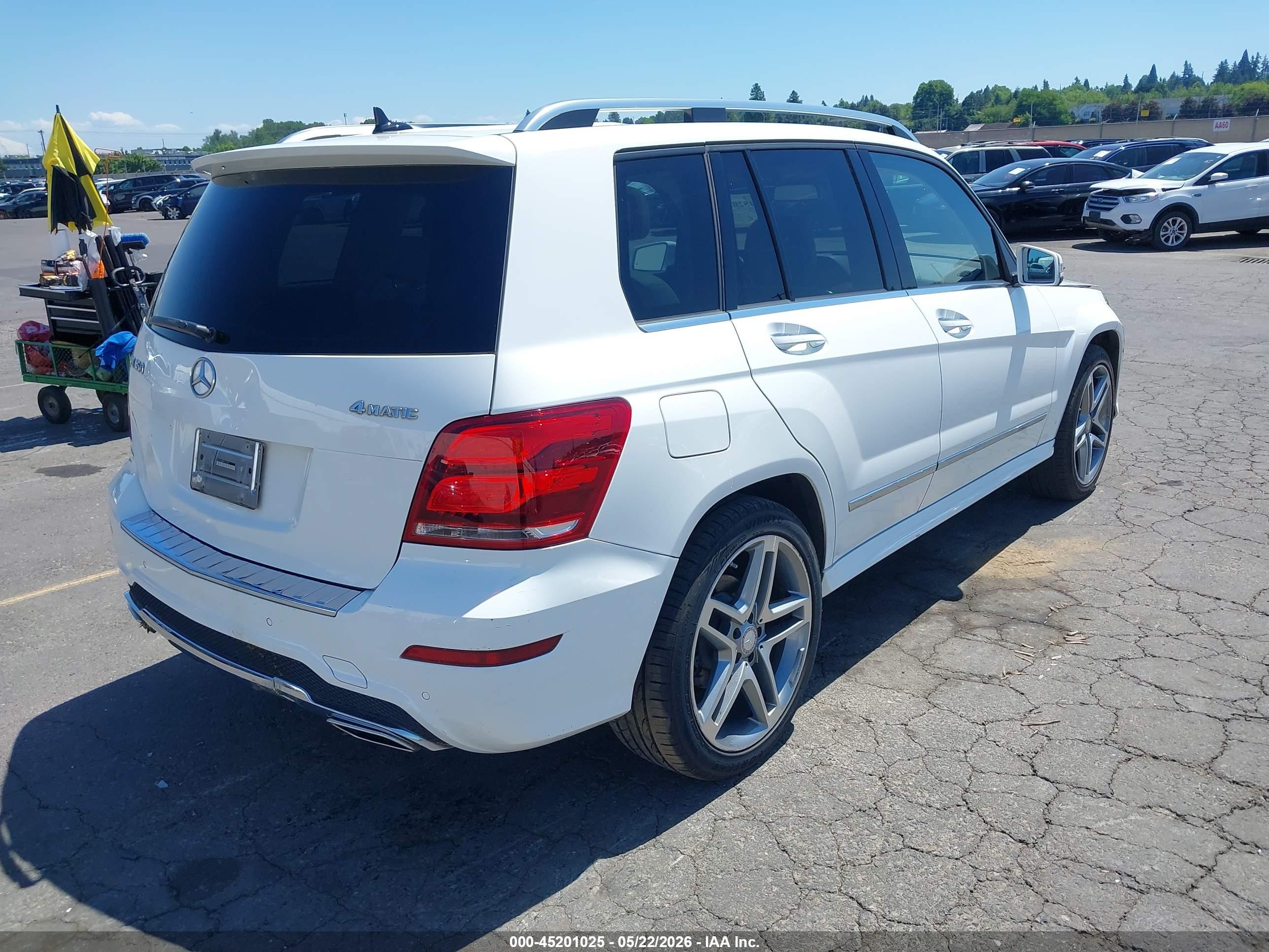 2014 Mercedes-benz Glk 350 4matic White vin: WDCGG8JB9EG177910