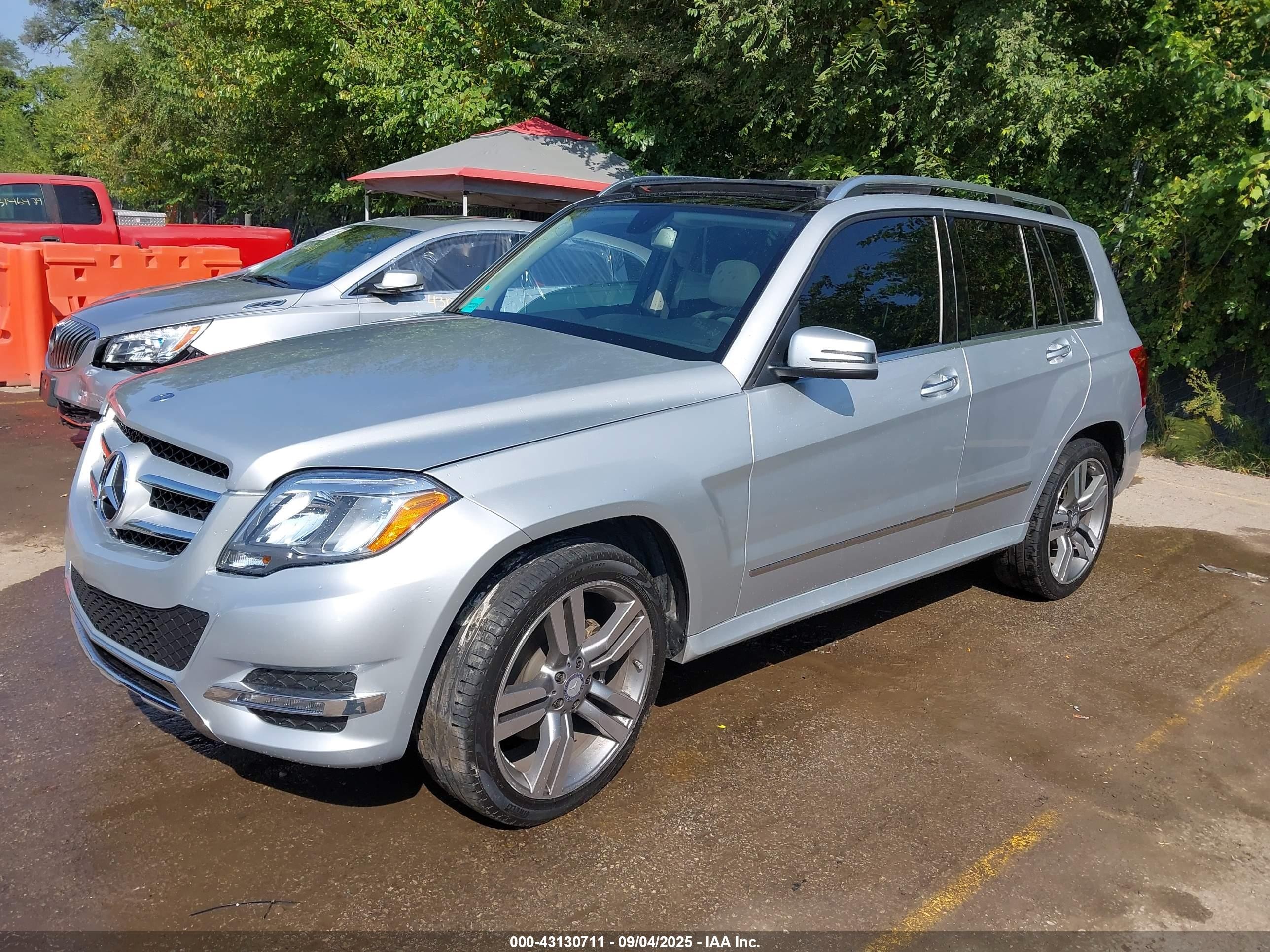 2014 Mercedes-benz Glk 350 4matic Silver vin: WDCGG8JB9EG219962