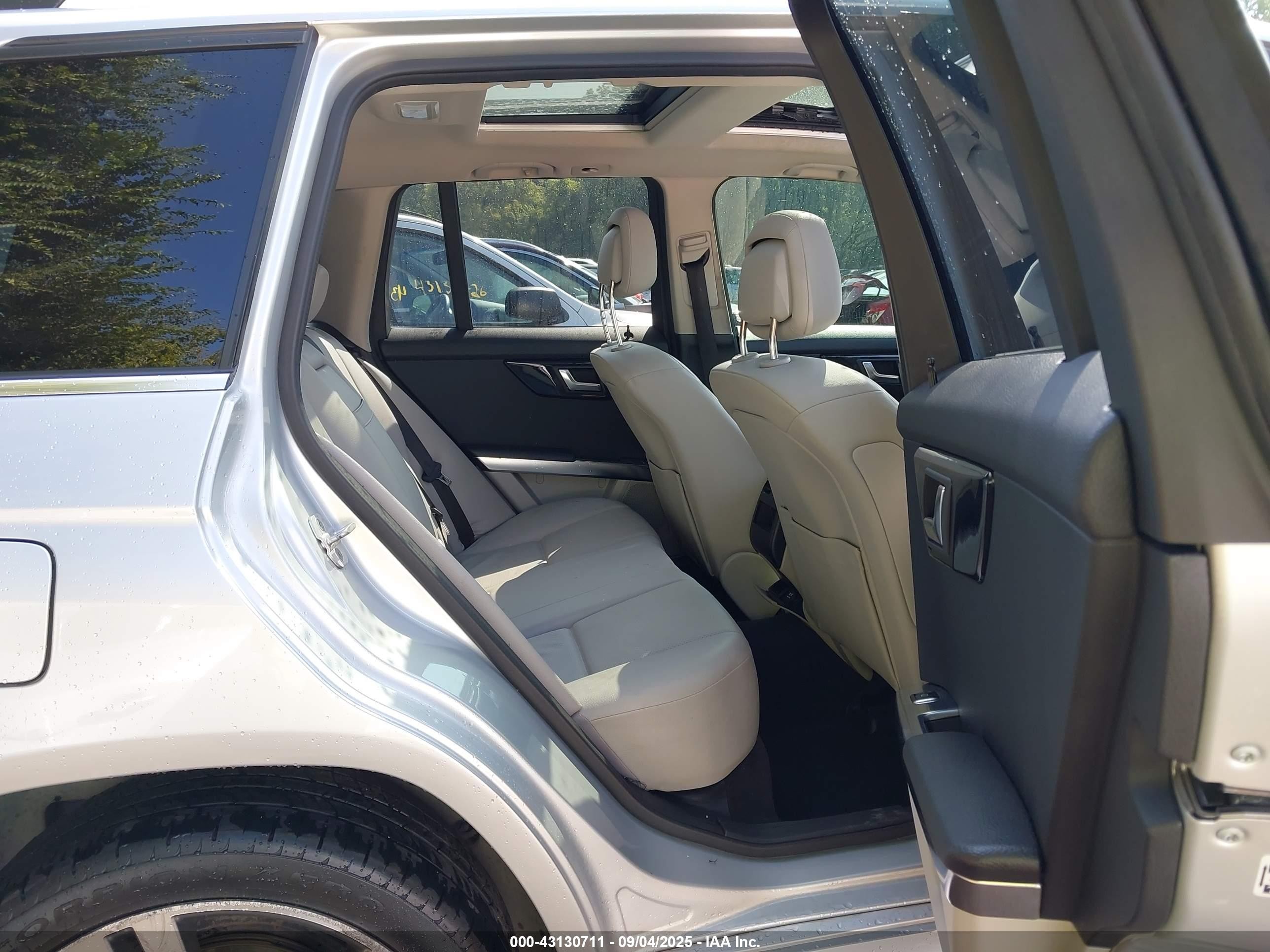 2014 Mercedes-benz Glk 350 4matic Silver vin: WDCGG8JB9EG219962