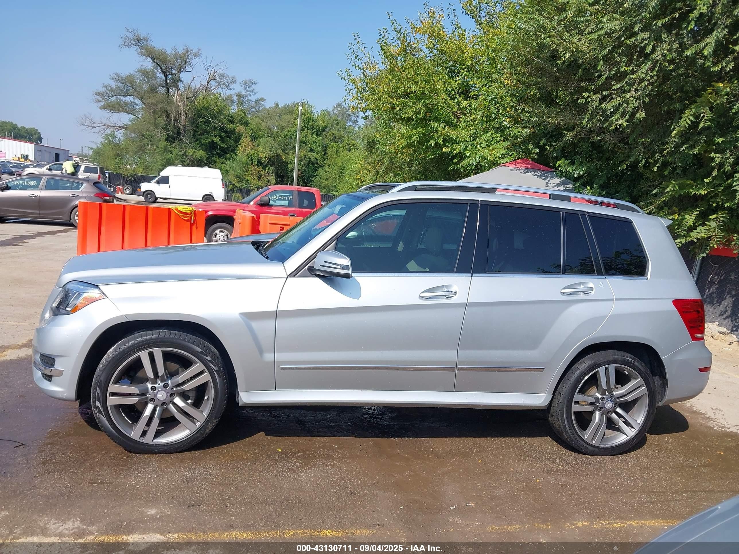 2014 Mercedes-benz Glk 350 4matic Silver vin: WDCGG8JB9EG219962