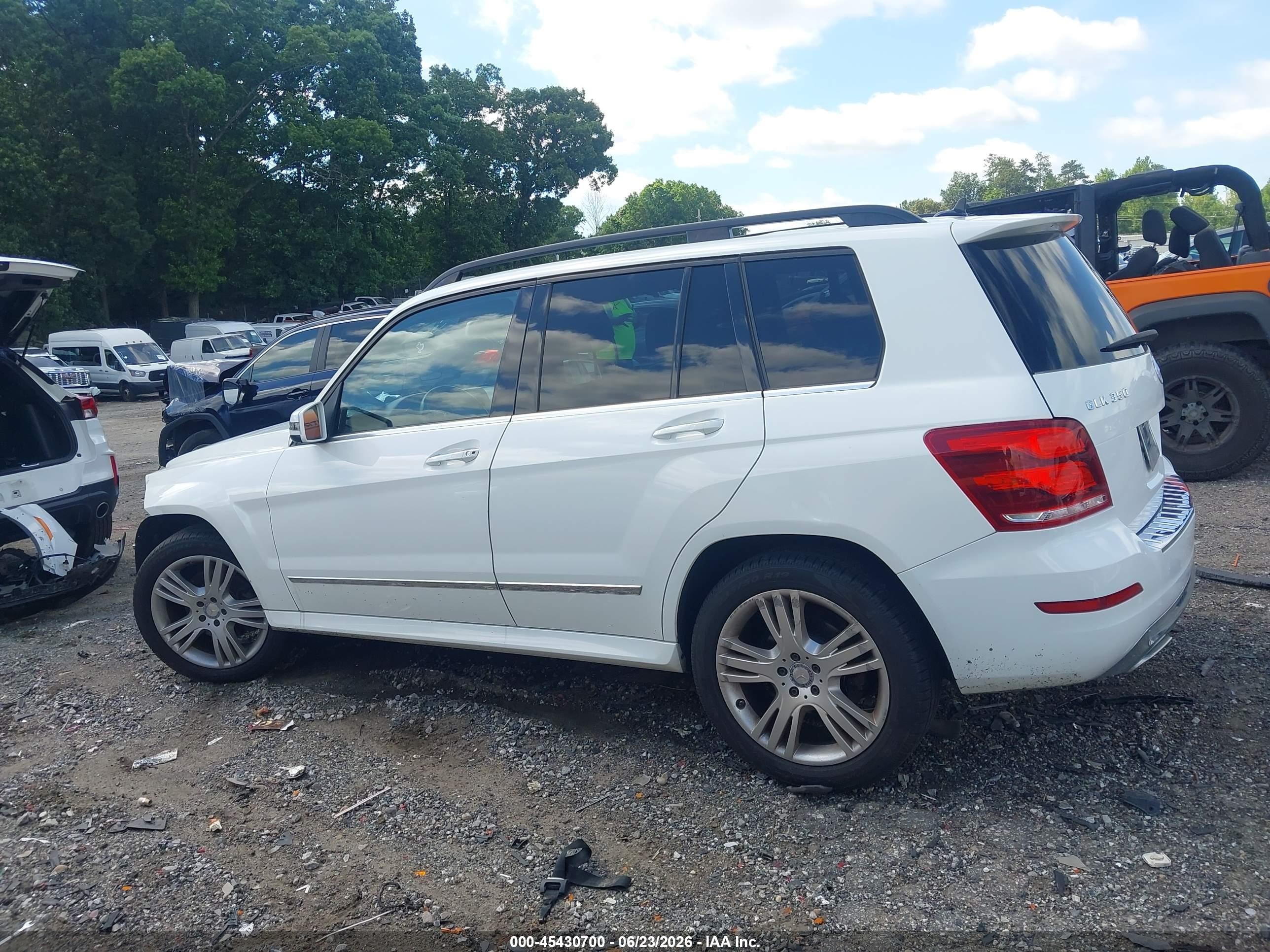 2014 Mercedes-benz Glk 350 4matic White vin: WDCGG8JB9EG289817