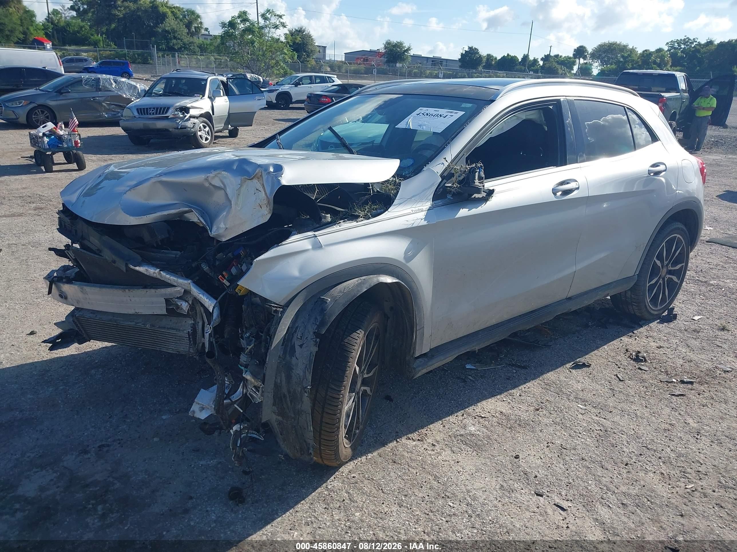 2015 Mercedes-benz Gla 250   Серебряный vin: WDCTG4EB0FJ135177