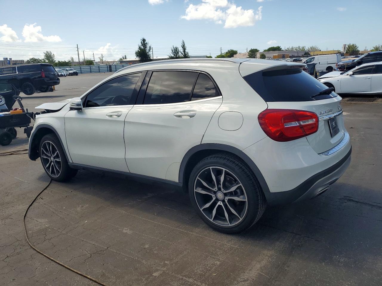 2015 Mercedes-benz Gla 250 White vin: WDCTG4EB0FJ164369
