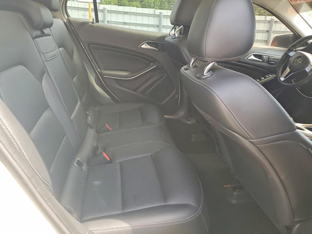 2015 Mercedes-benz Gla 250 White vin: WDCTG4EB0FJ164369