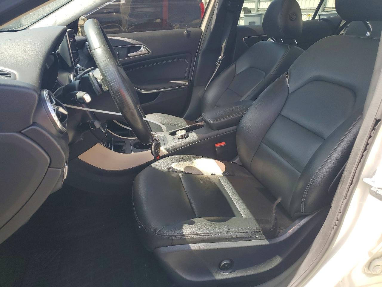 2015 Mercedes-benz Gla 250 White vin: WDCTG4EB0FJ164369