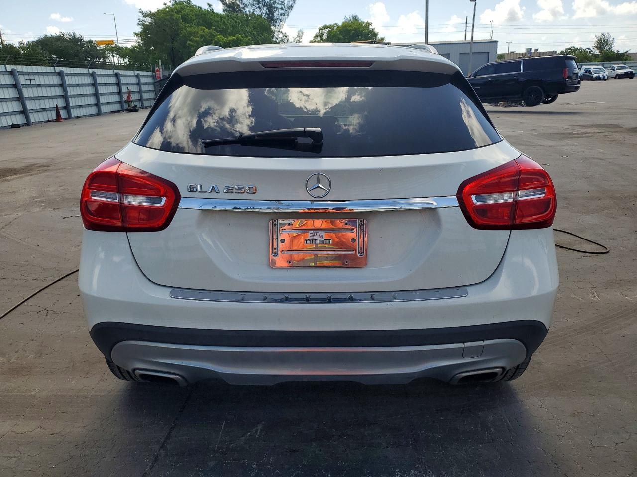 2015 Mercedes-benz Gla 250 White vin: WDCTG4EB0FJ164369