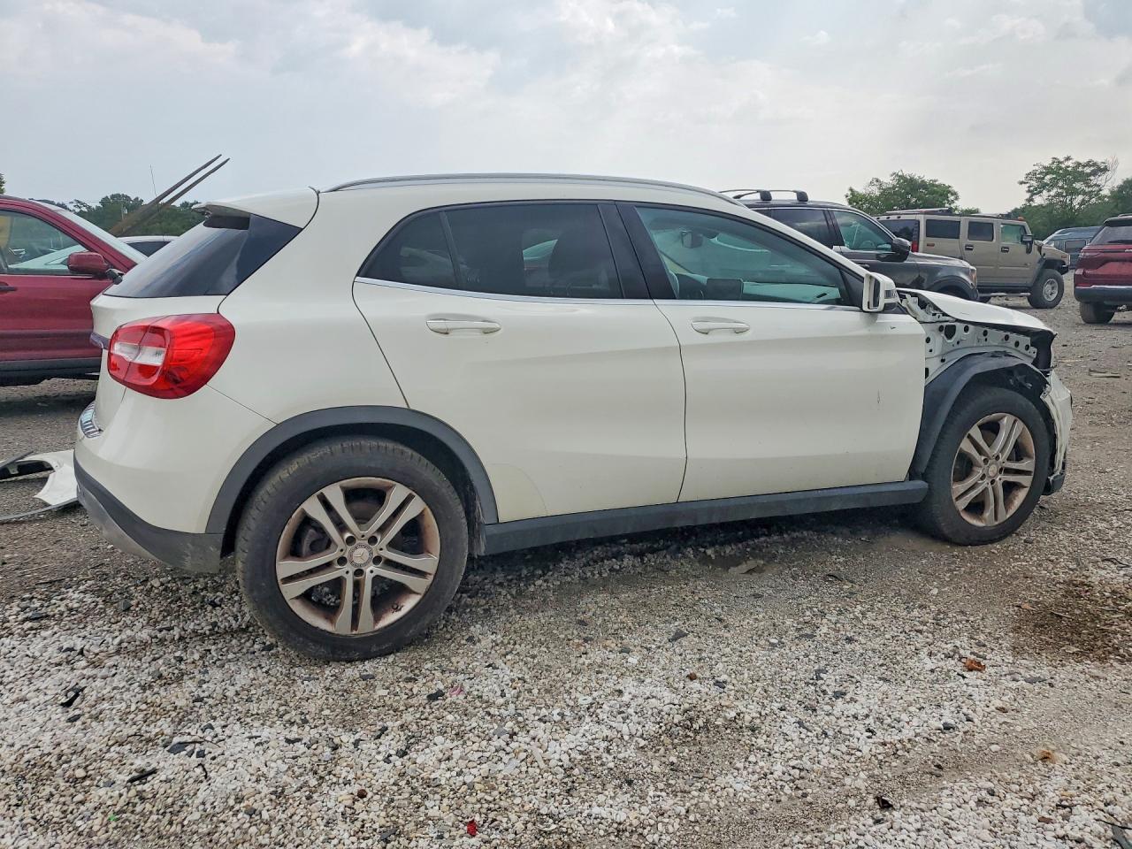 2015 Mercedes-benz Gla 250 White vin: WDCTG4EB0FJ175002