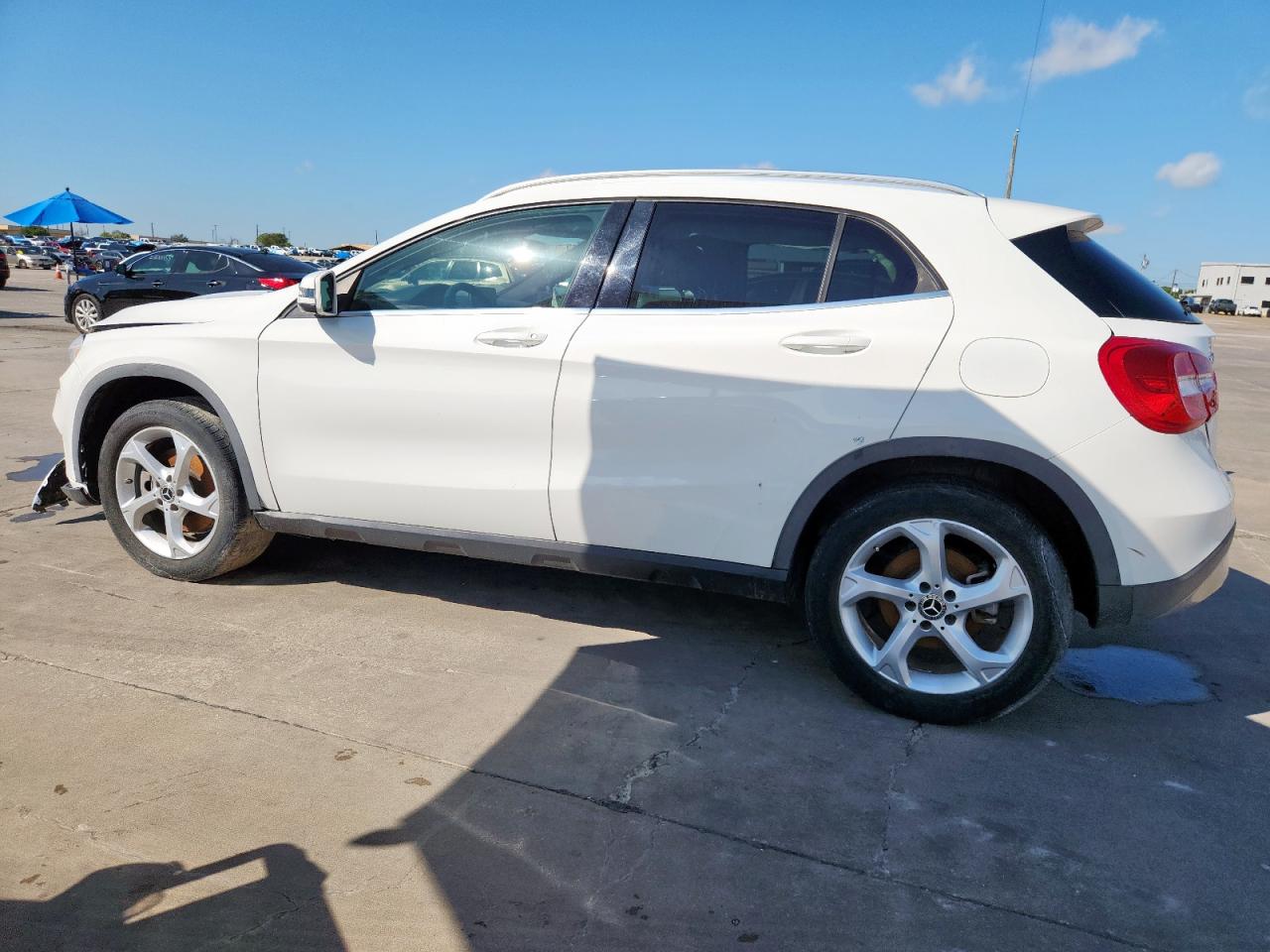 2018 Mercedes-benz Gla 250 White vin: WDCTG4EB0JJ477835