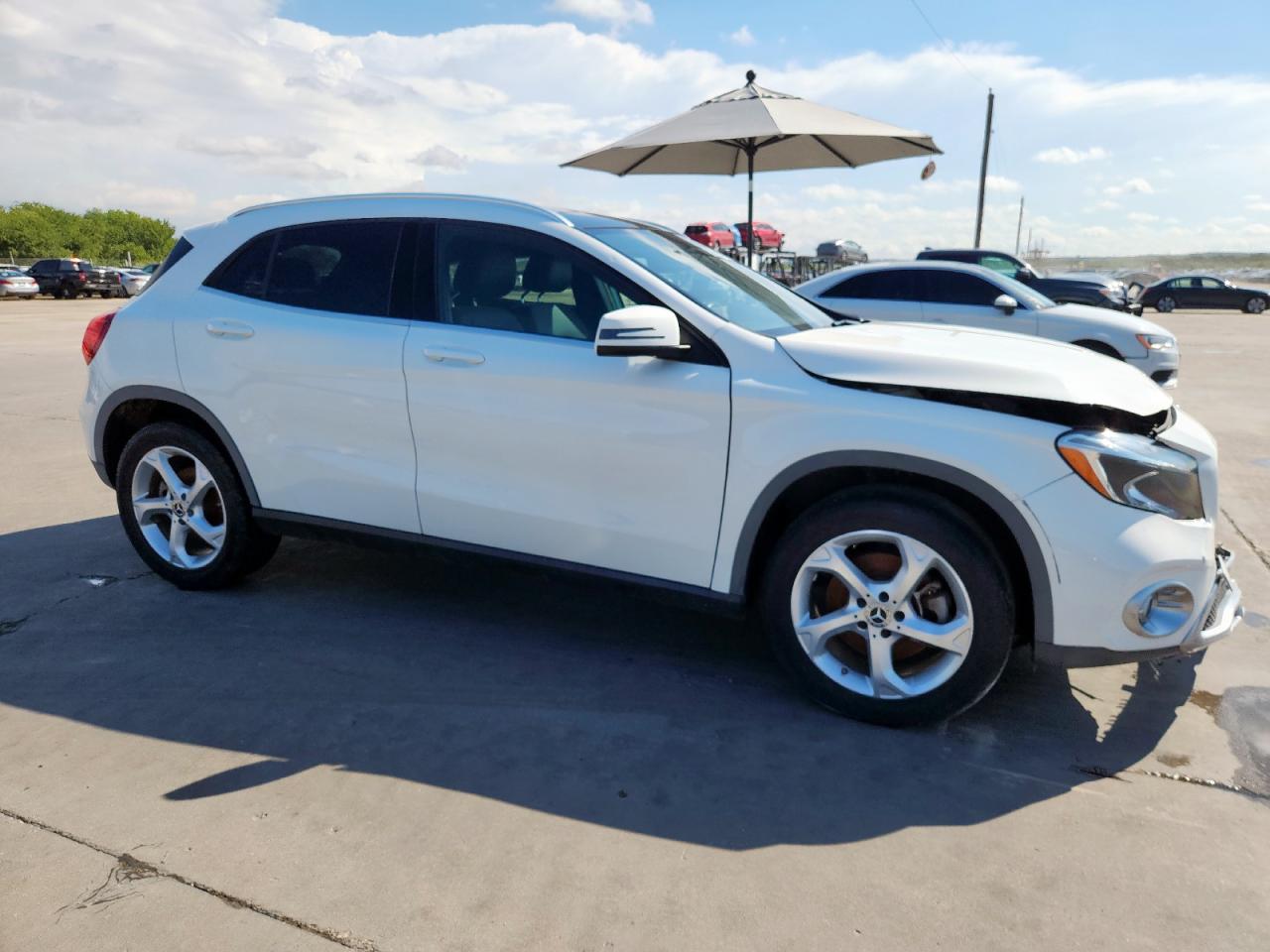 2018 Mercedes-benz Gla 250 White vin: WDCTG4EB0JJ477835