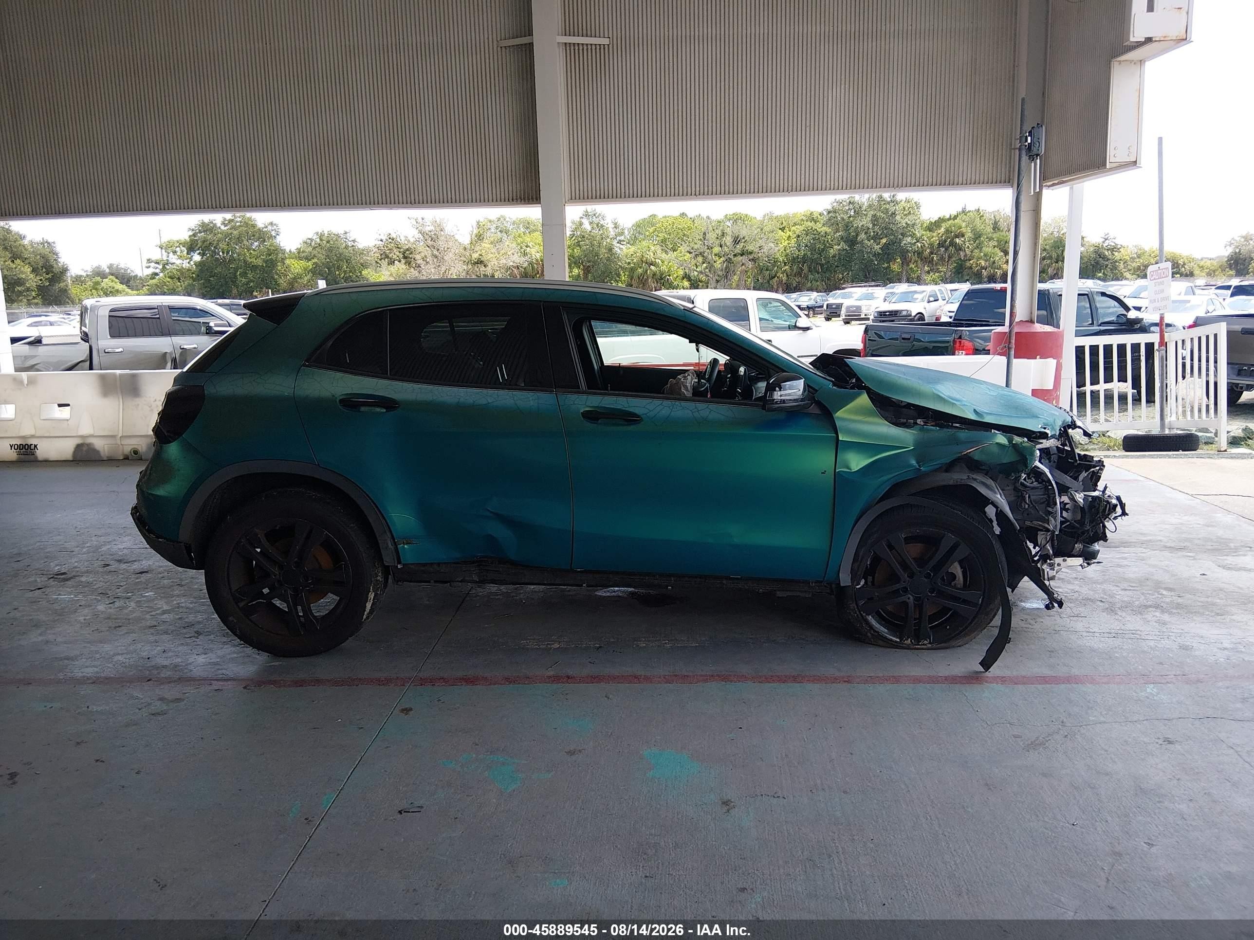 2016 Mercedes-benz Gla 250   Green vin: WDCTG4EB1GJ271528