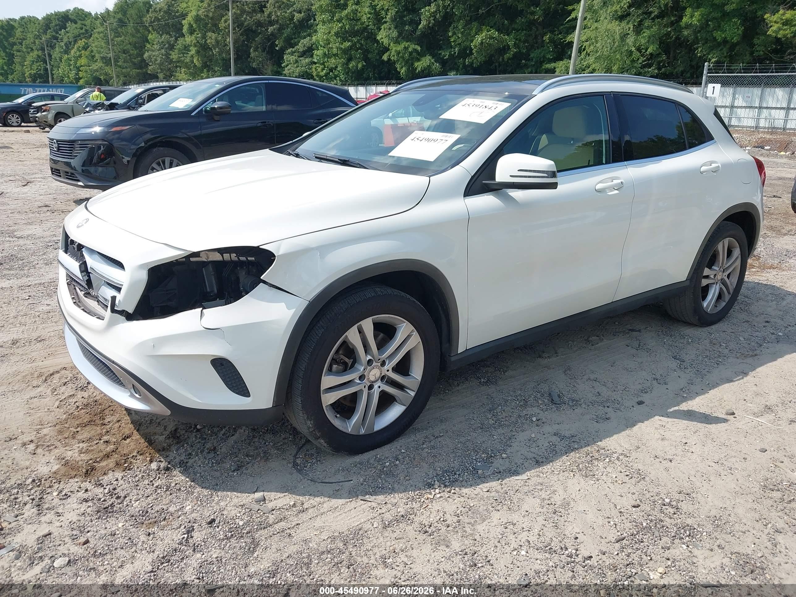2015 Mercedes-benz Gla 250   White vin: WDCTG4EB2FJ112824