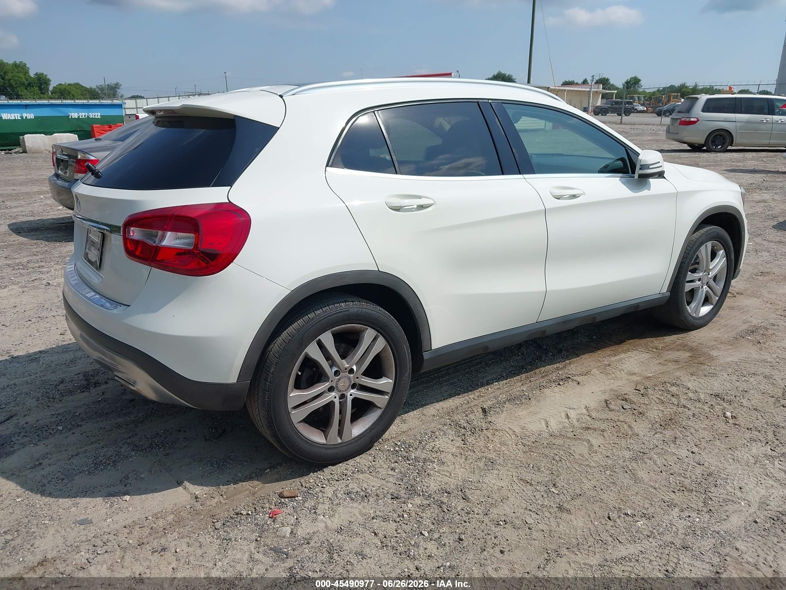 2015 Mercedes-benz Gla 250   White vin: WDCTG4EB2FJ112824