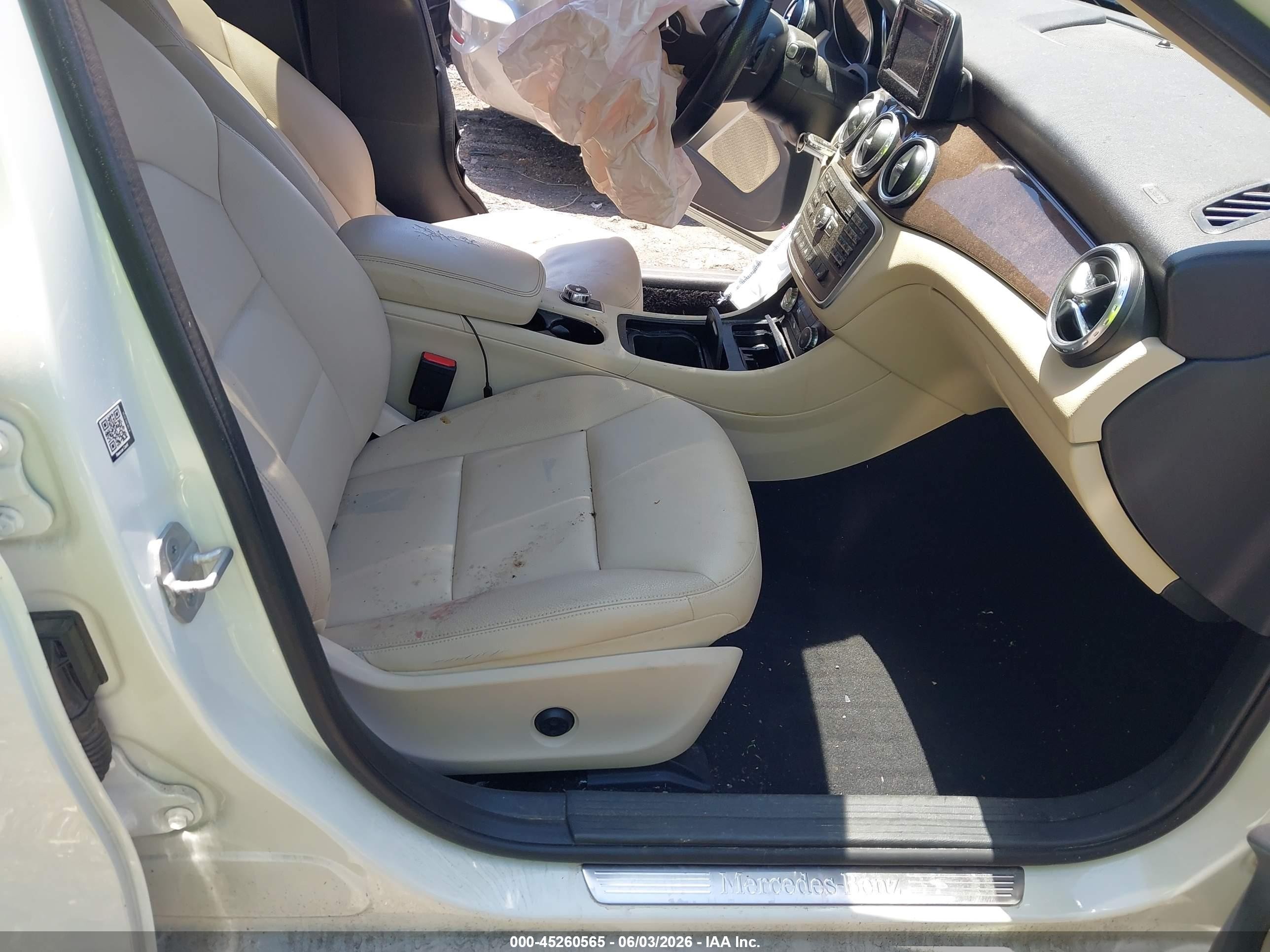 2015 Mercedes-benz Gla 250   Белый vin: WDCTG4EB2FJ181965