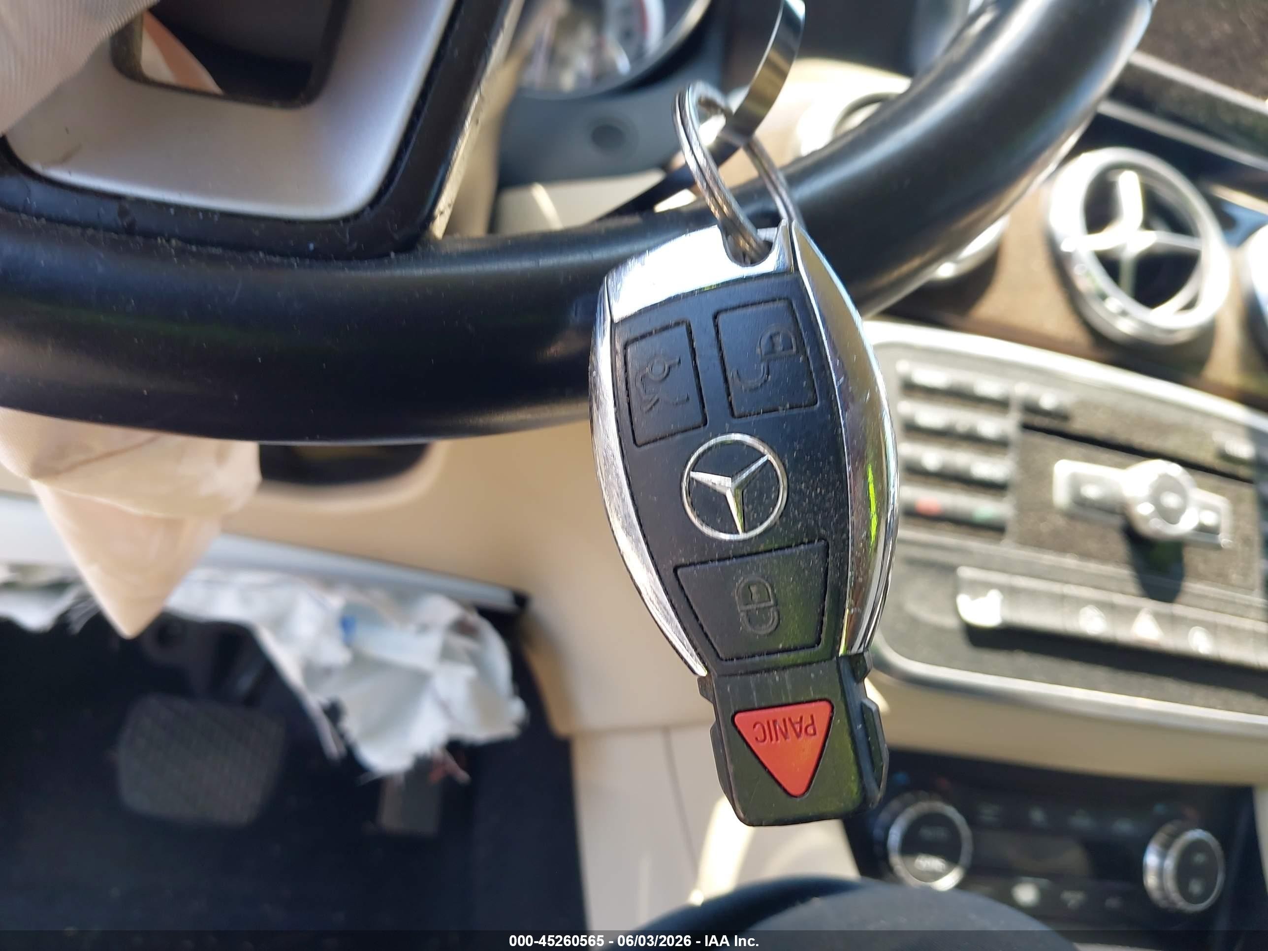 2015 Mercedes-benz Gla 250   Белый vin: WDCTG4EB2FJ181965