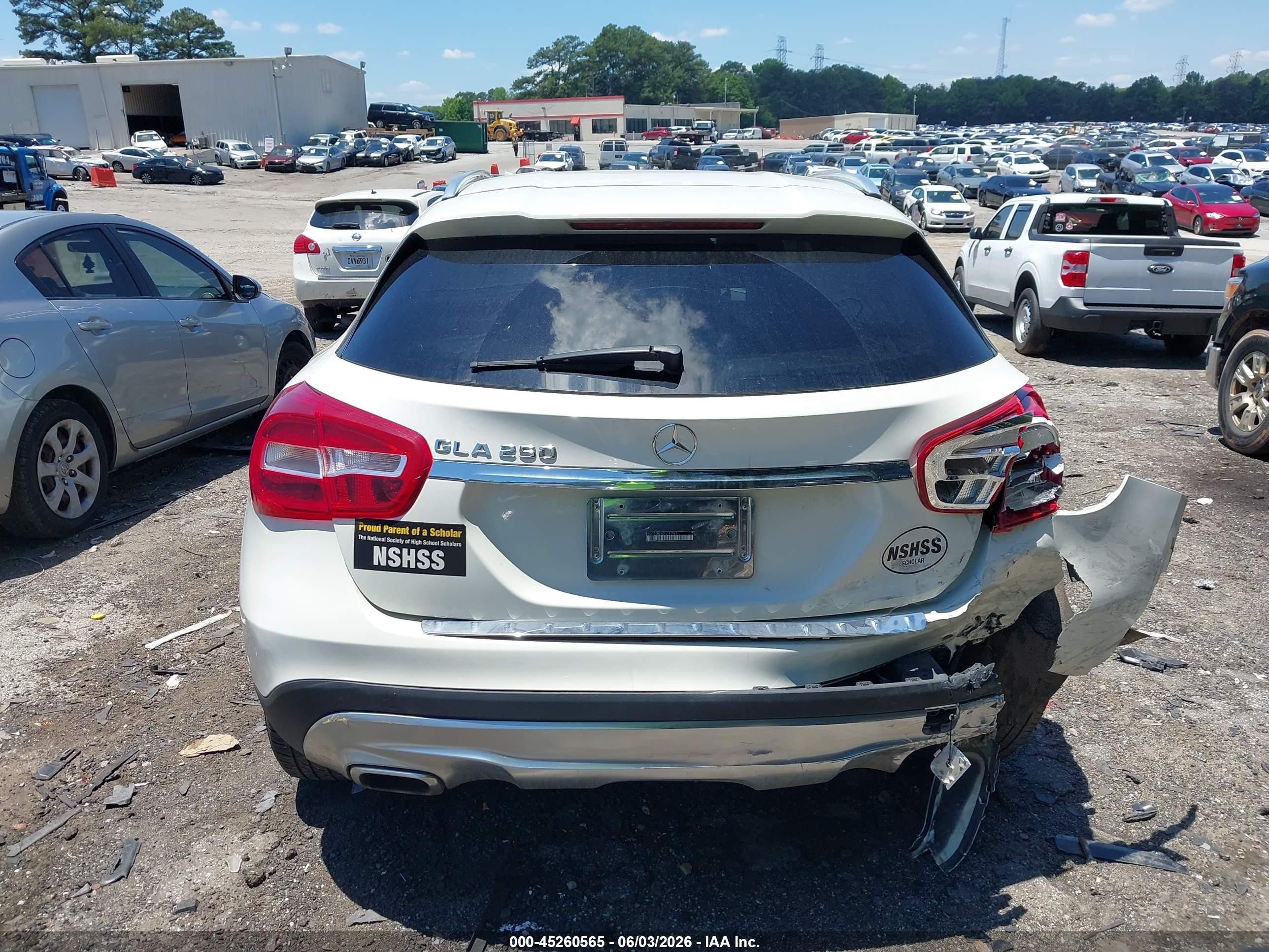 2015 Mercedes-benz Gla 250   Белый vin: WDCTG4EB2FJ181965