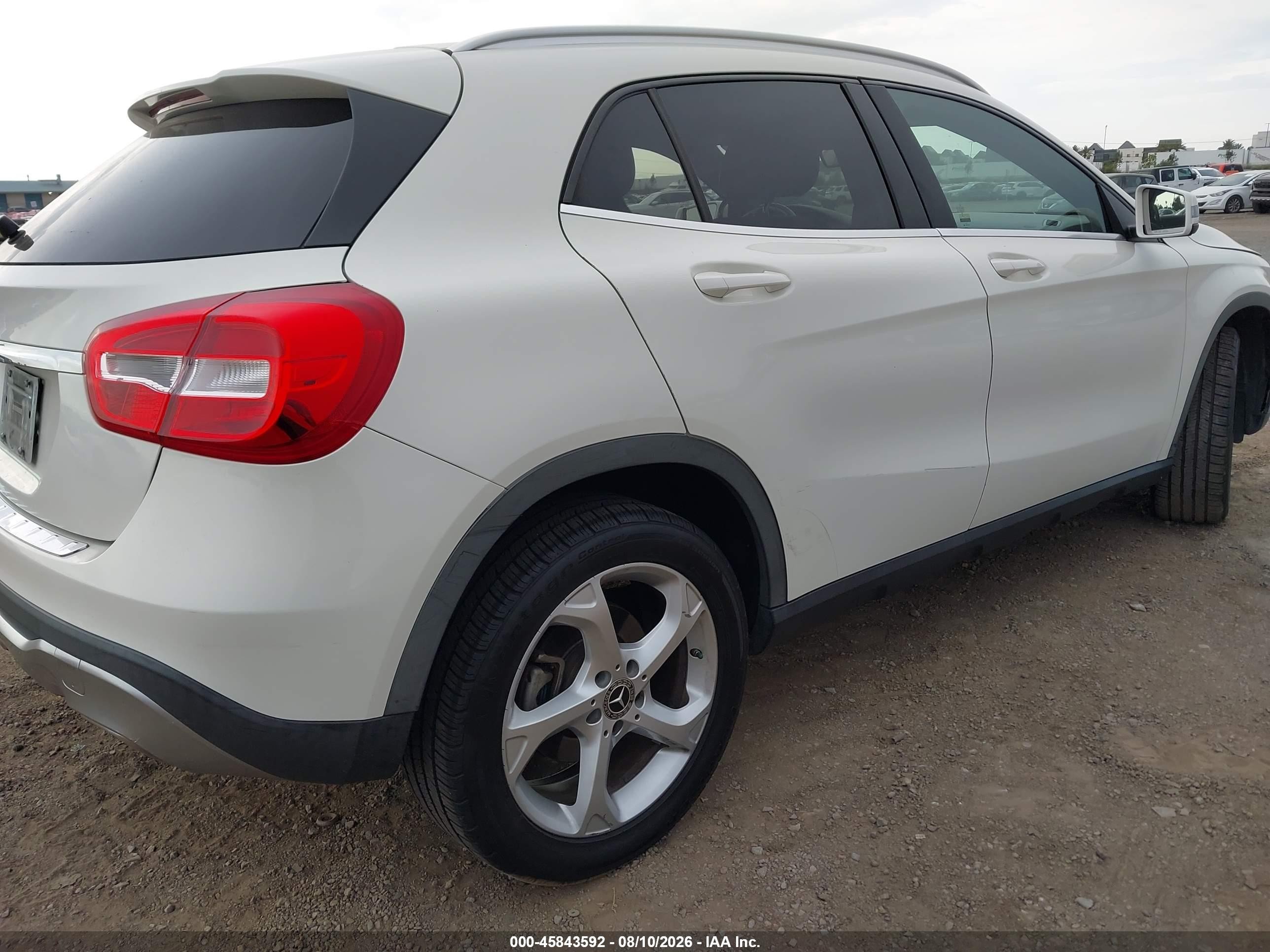 2018 Mercedes-benz Gla 250 White vin: WDCTG4EB2JJ457070