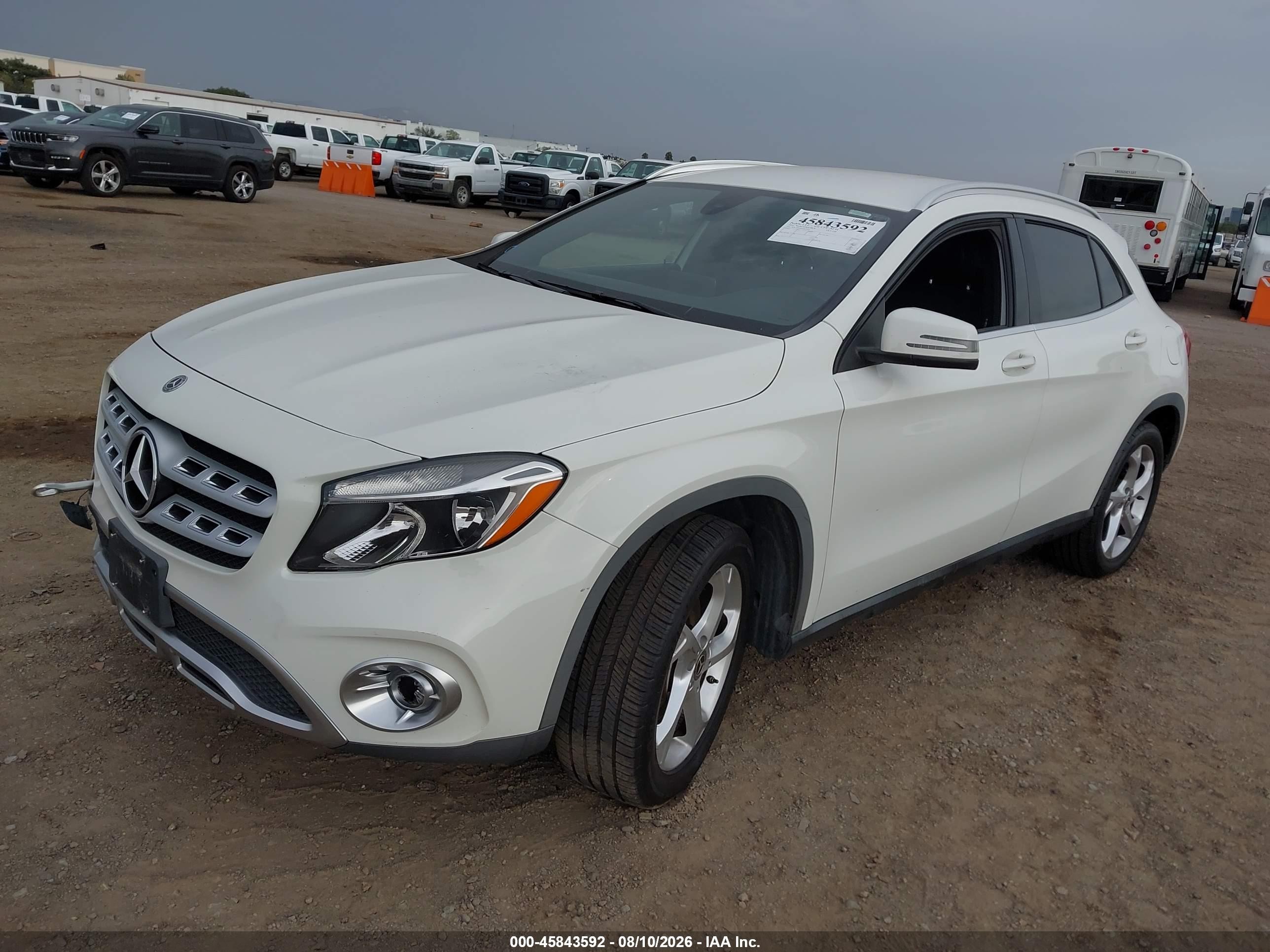 2018 Mercedes-benz Gla 250 White vin: WDCTG4EB2JJ457070