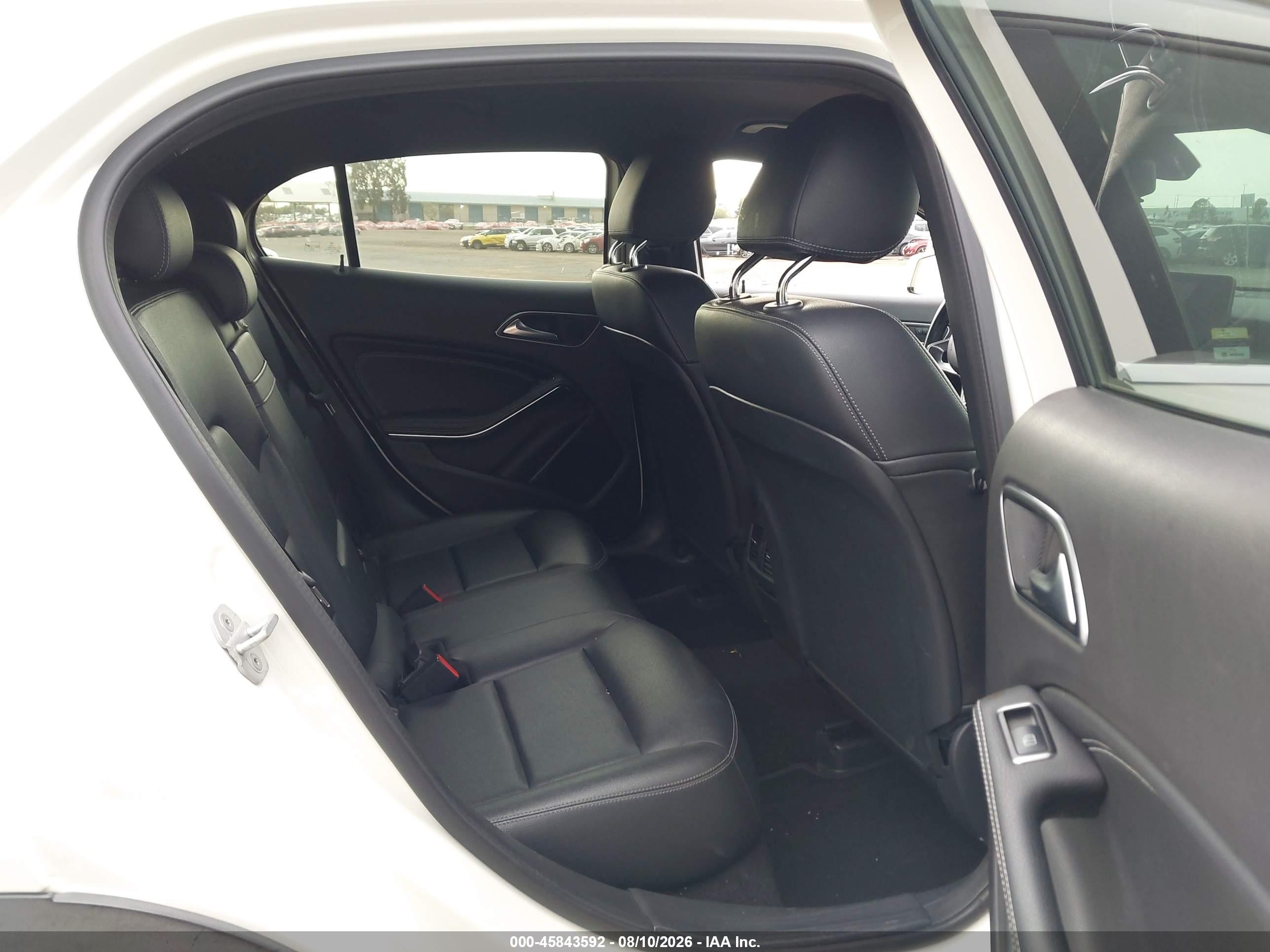 2018 Mercedes-benz Gla 250 White vin: WDCTG4EB2JJ457070