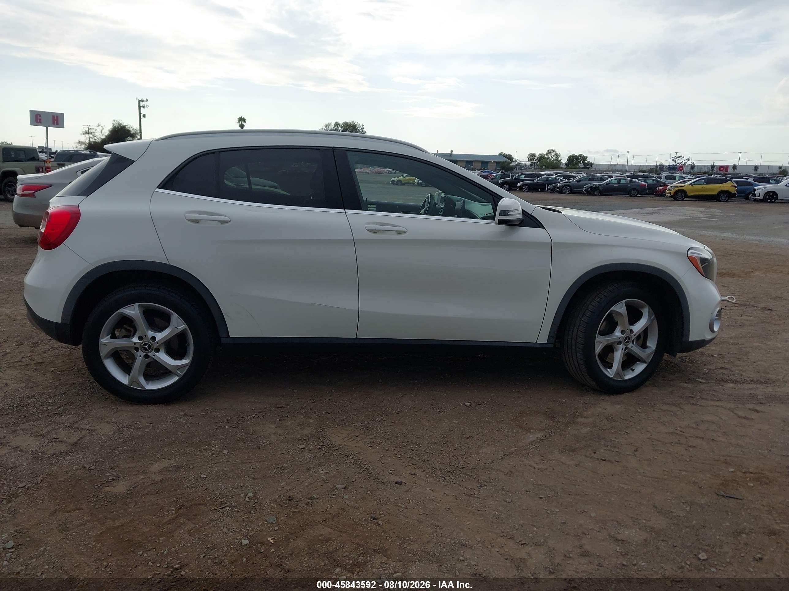 2018 Mercedes-benz Gla 250 White vin: WDCTG4EB2JJ457070