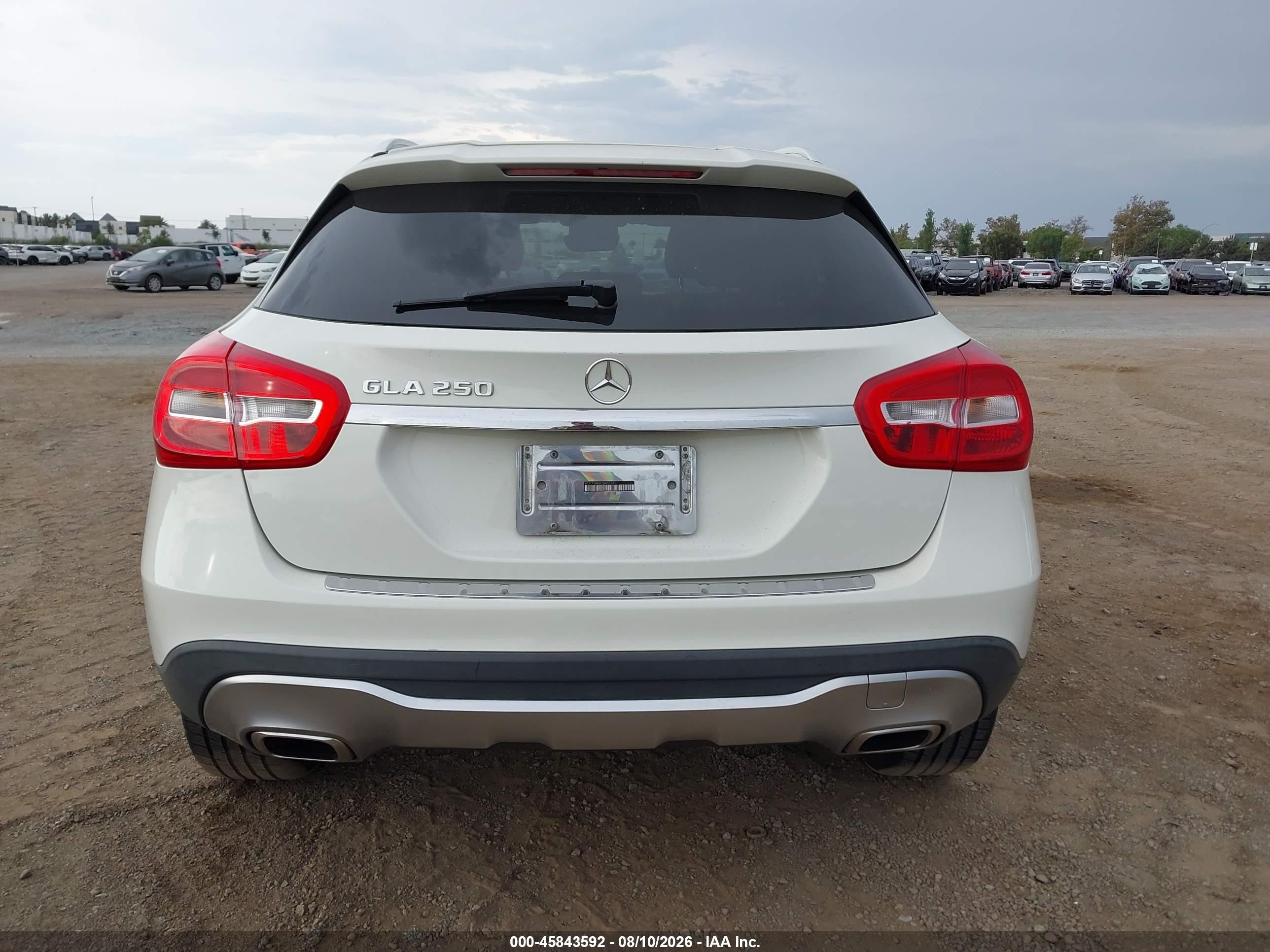 2018 Mercedes-benz Gla 250 White vin: WDCTG4EB2JJ457070
