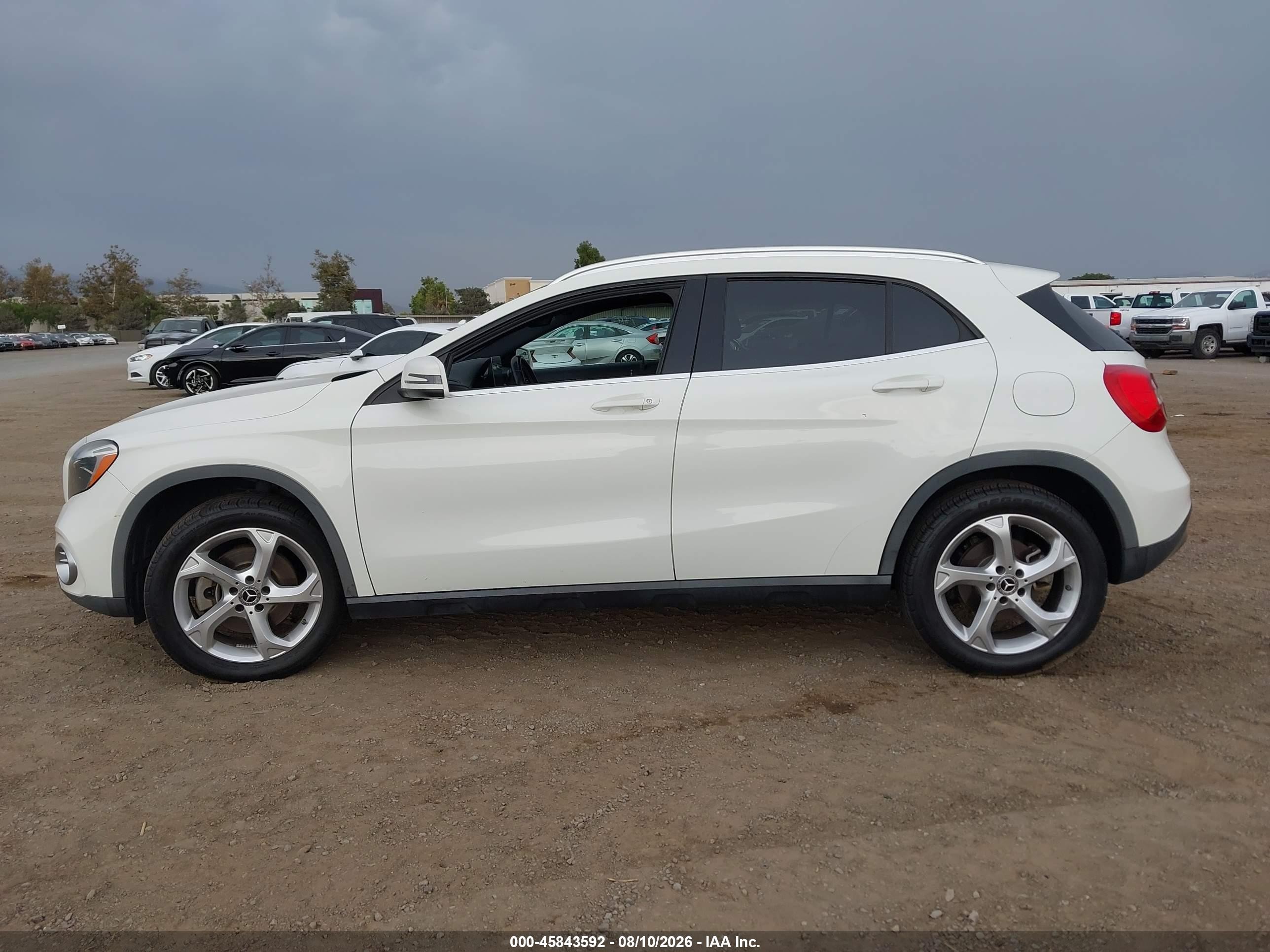2018 Mercedes-benz Gla 250 White vin: WDCTG4EB2JJ457070